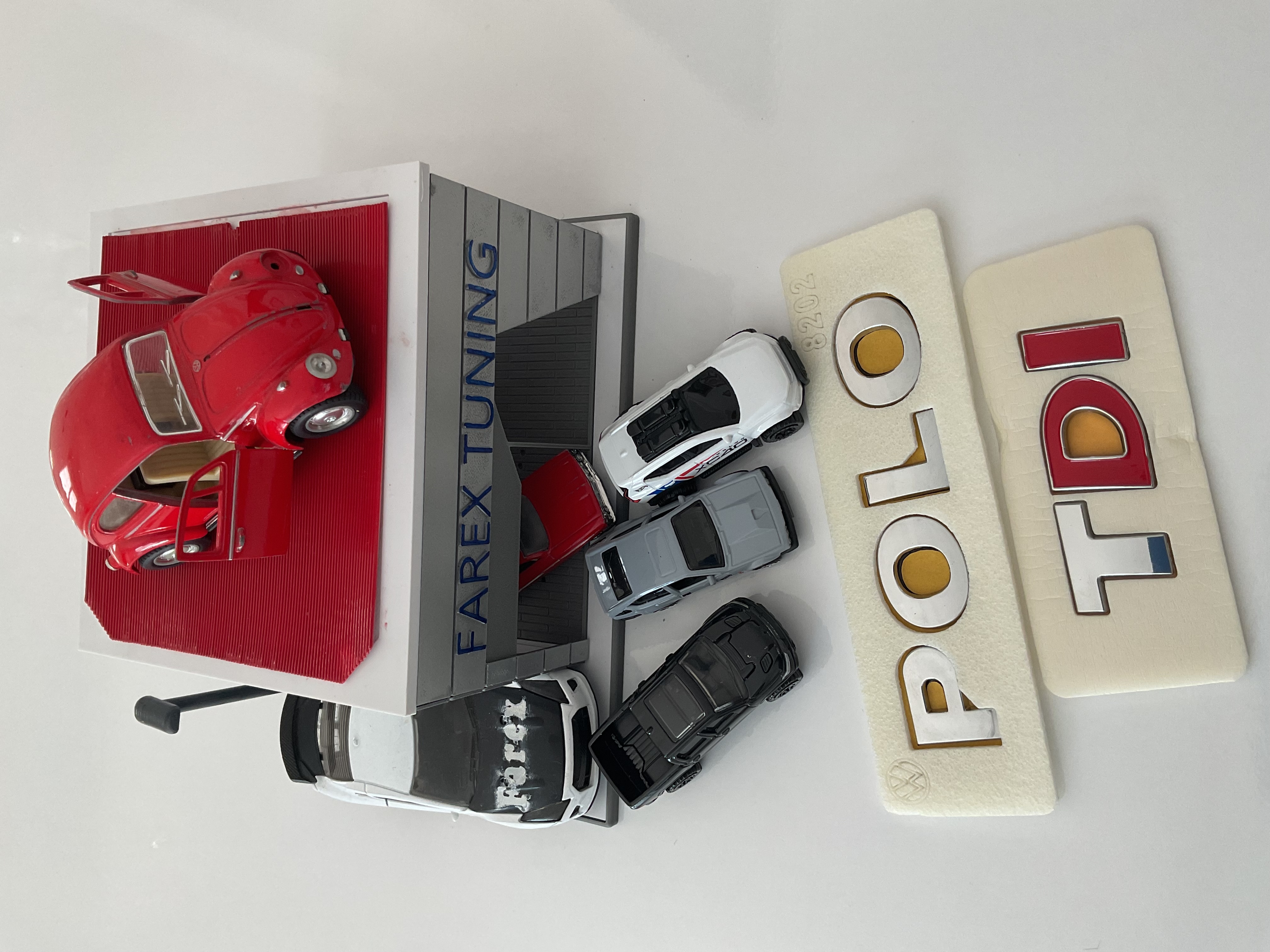 Volkswagen Polo ve TDI ’’DI Kırmızı’’ Krom Bagaj Yazısı Seti 2’li 3M 3D ABS