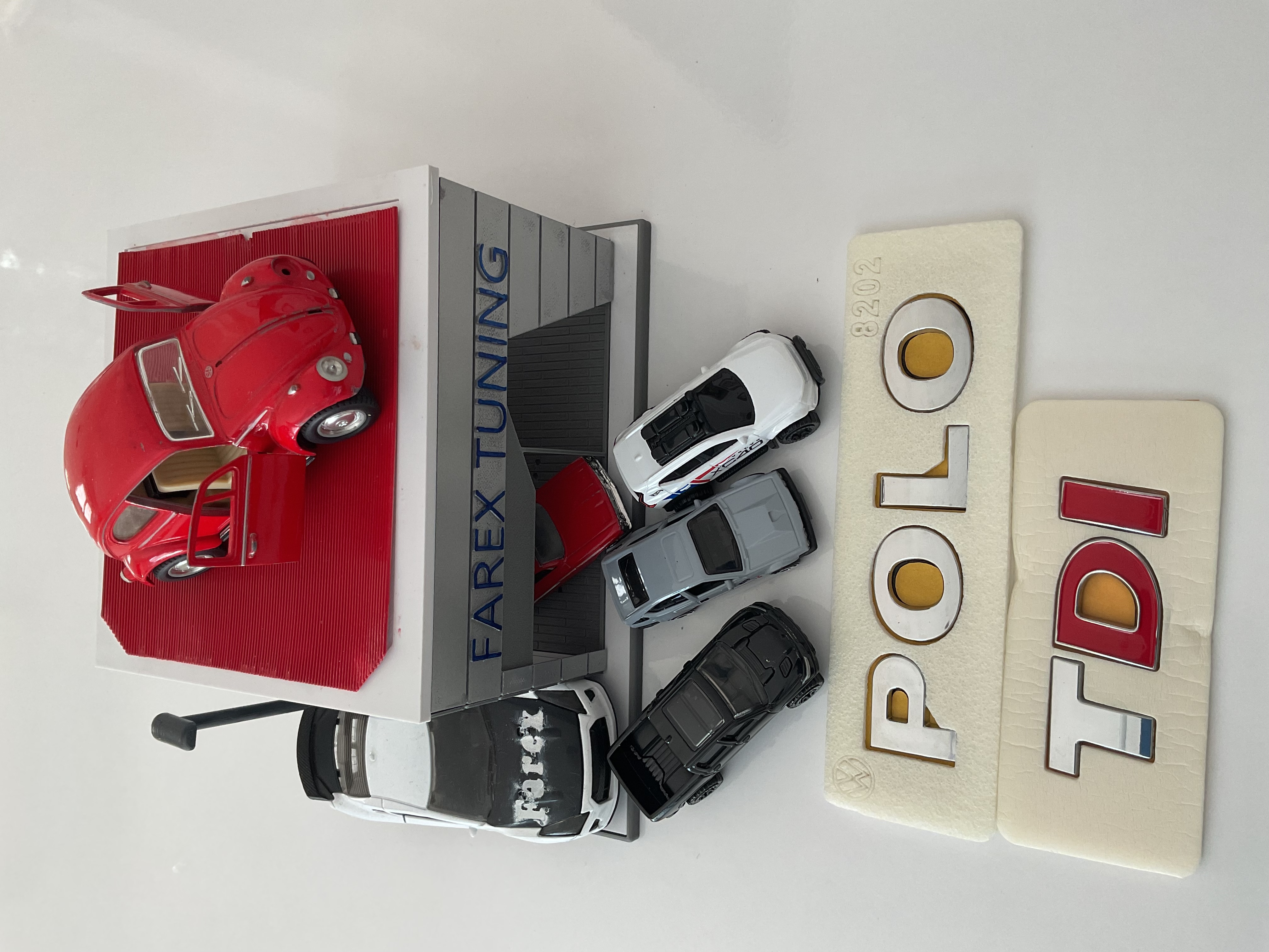 Volkswagen Polo ve TDI ’’DI Kırmızı’’ Krom Bagaj Yazısı Seti 2’li 3M 3D ABS