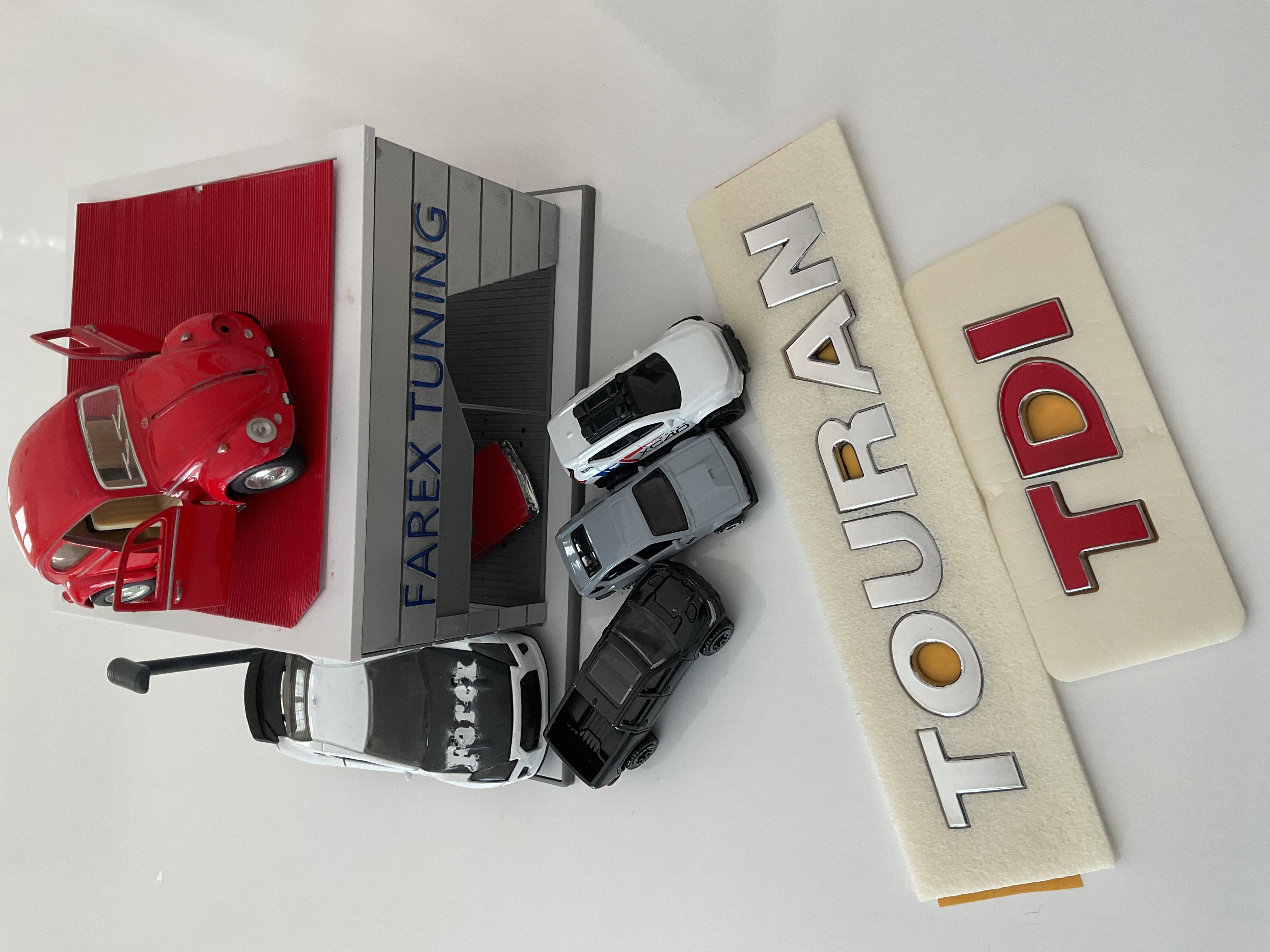 Volkswagen Touran ve TDI ’’TDI Kırmızı’’ Krom Bagaj Yazısı Seti 2’li 3M 3D ABS