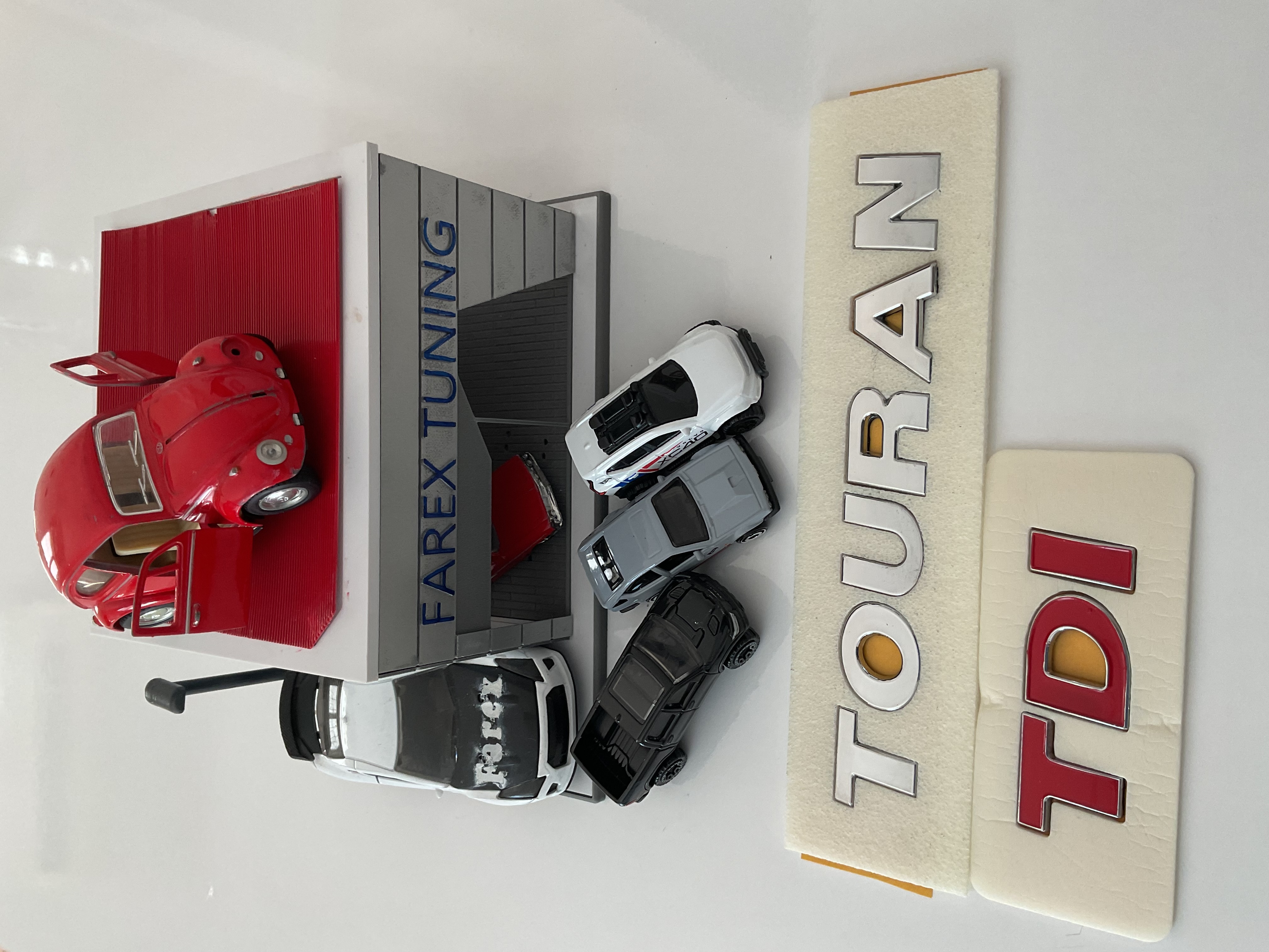 Volkswagen Touran ve TDI ’’TDI Kırmızı’’ Krom Bagaj Yazısı Seti 2’li 3M 3D ABS