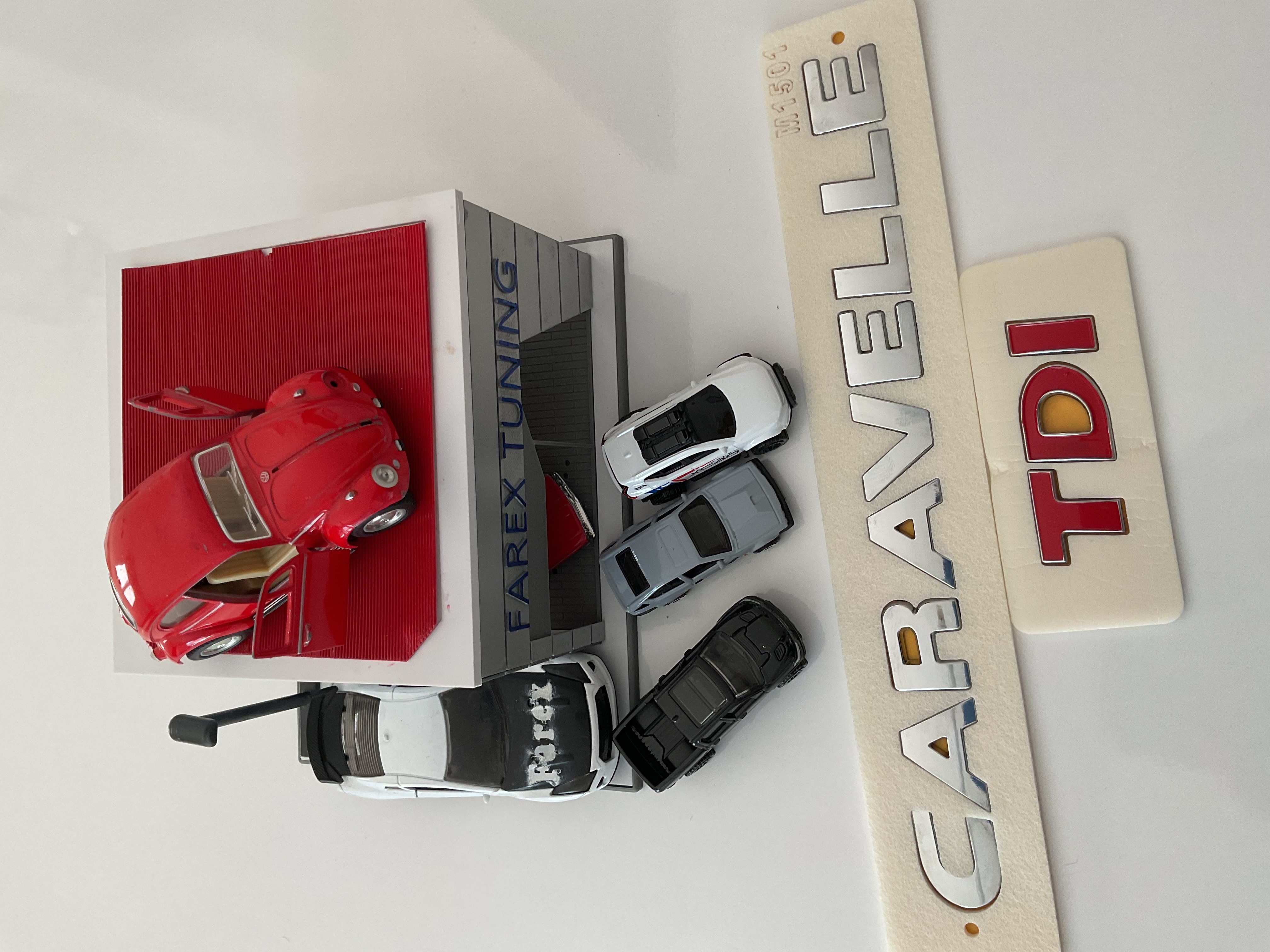 Volkswagen Caravelle ve TDI ’’TDI Kırmızı’’ Krom Bagaj Yazısı Seti 2’li 3M 3D ABS