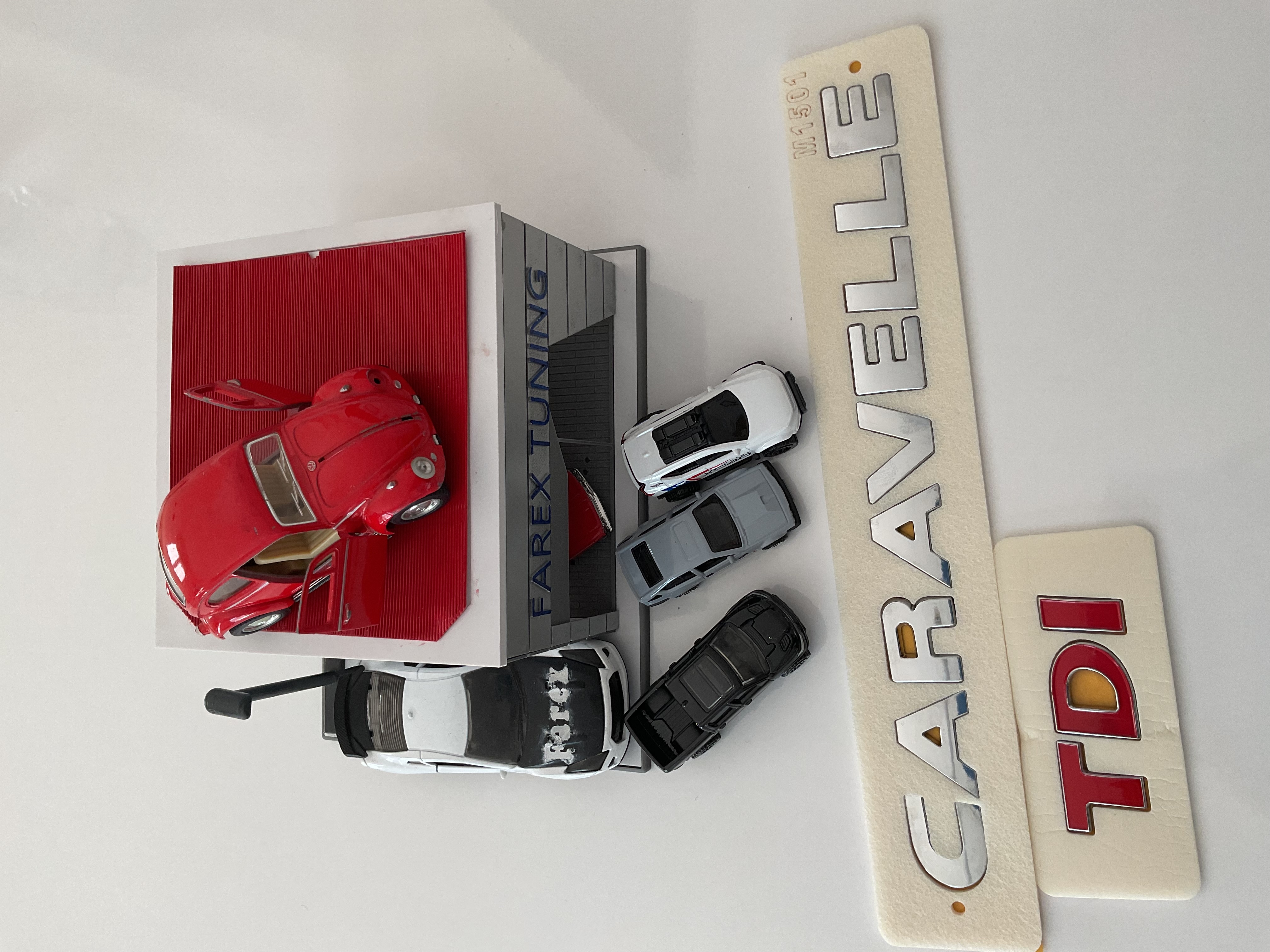 Volkswagen Caravelle ve TDI ’’TDI Kırmızı’’ Krom Bagaj Yazısı Seti 2’li 3M 3D ABS