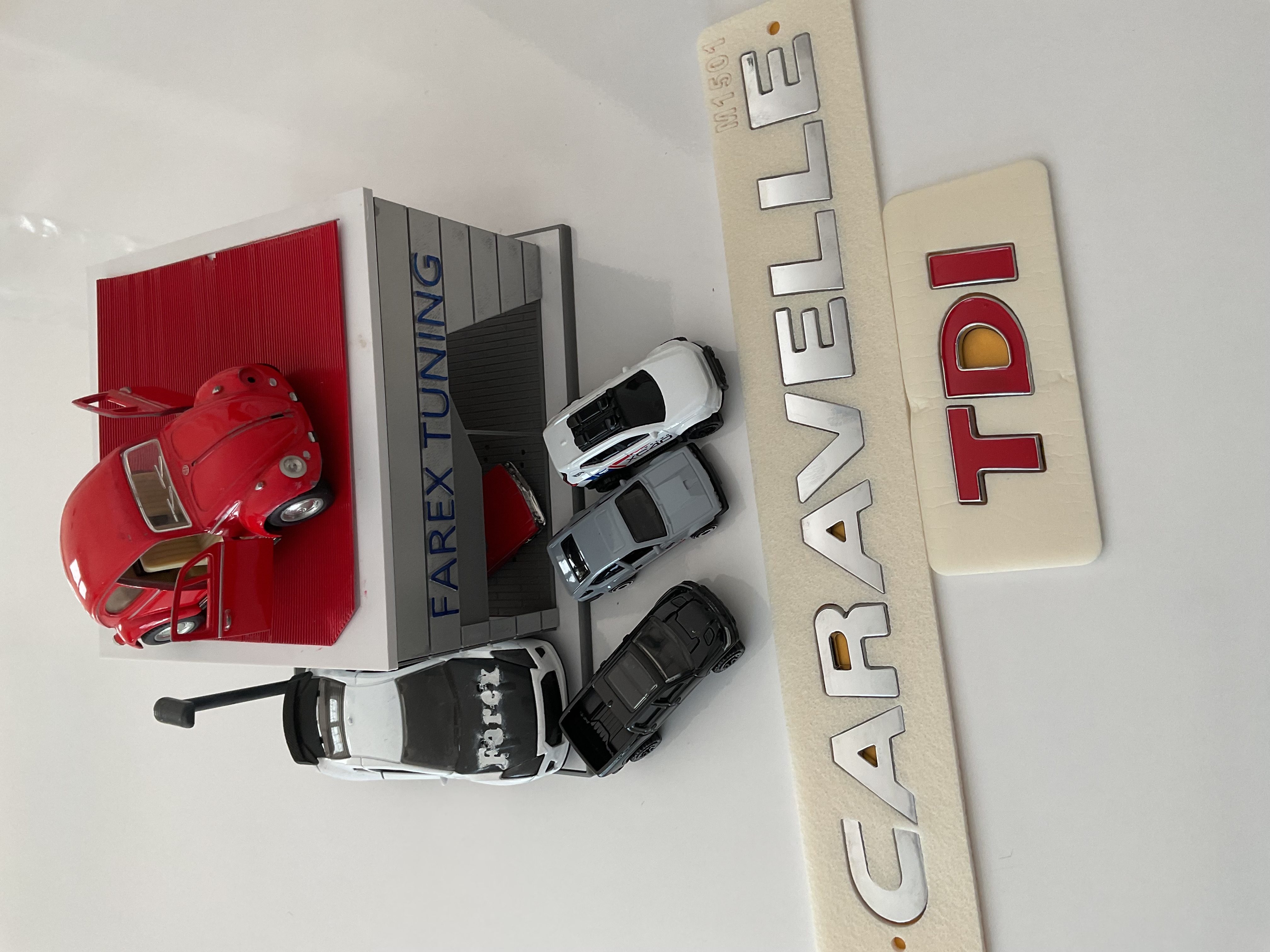 Volkswagen Caravelle ve TDI ’’TDI Kırmızı’’ Krom Bagaj Yazısı Seti 2’li 3M 3D ABS