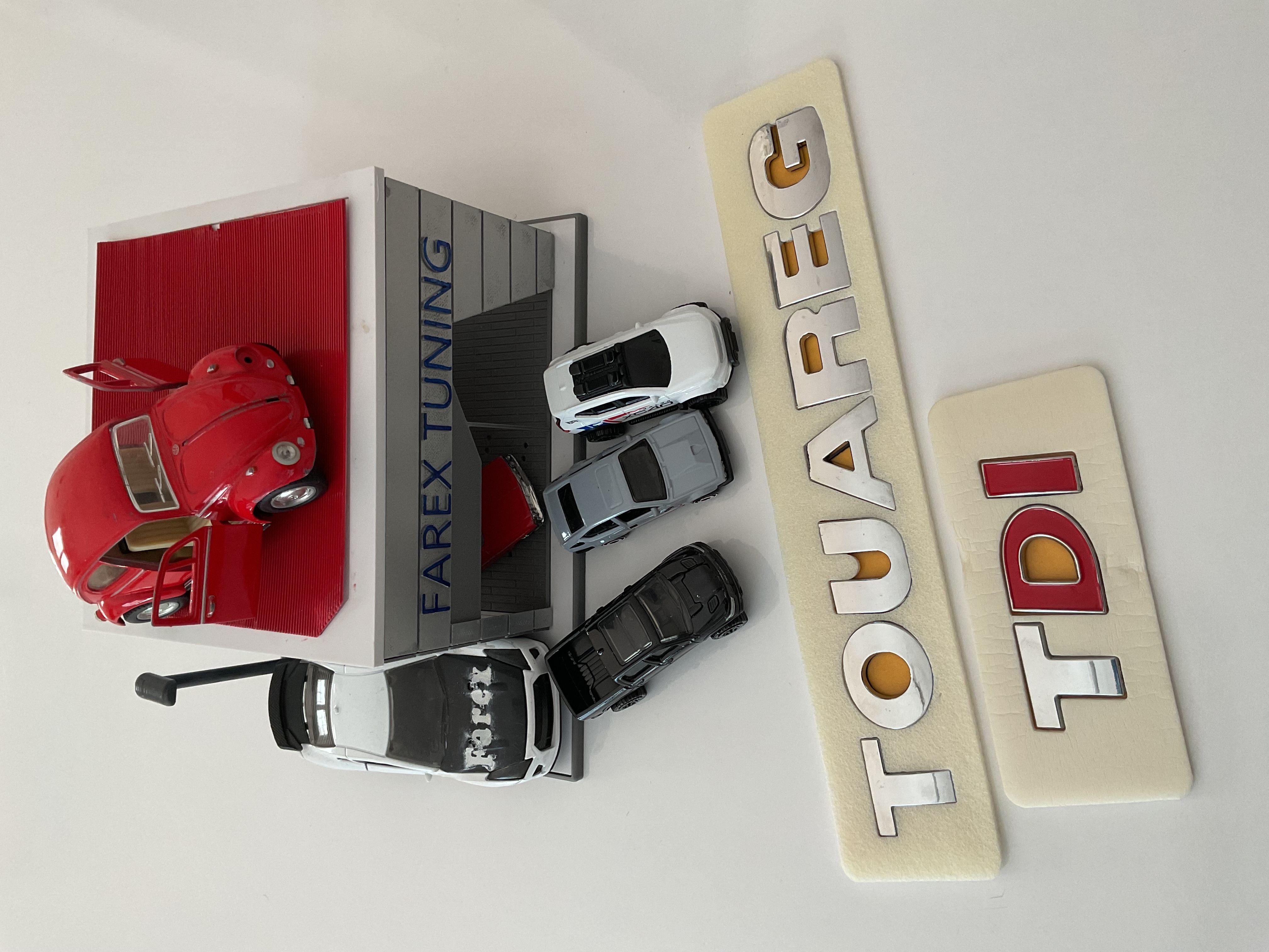 Volkswagen Touareg ve TDI ’’DI Kırmızı’’ Krom Bagaj Yazısı 3M 3D ABS