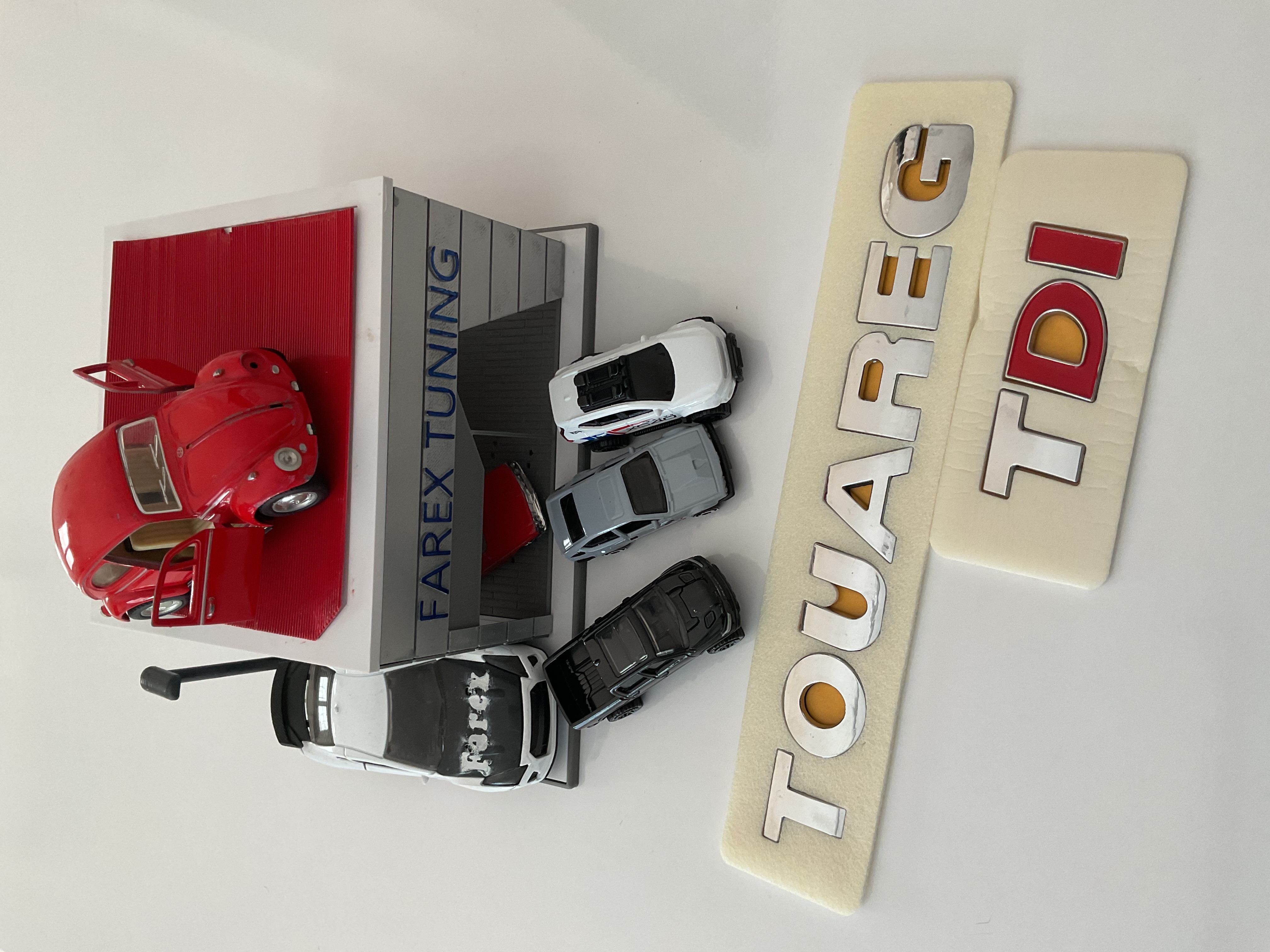 Volkswagen Touareg ve TDI ’’DI Kırmızı’’ Krom Bagaj Yazısı 3M 3D ABS