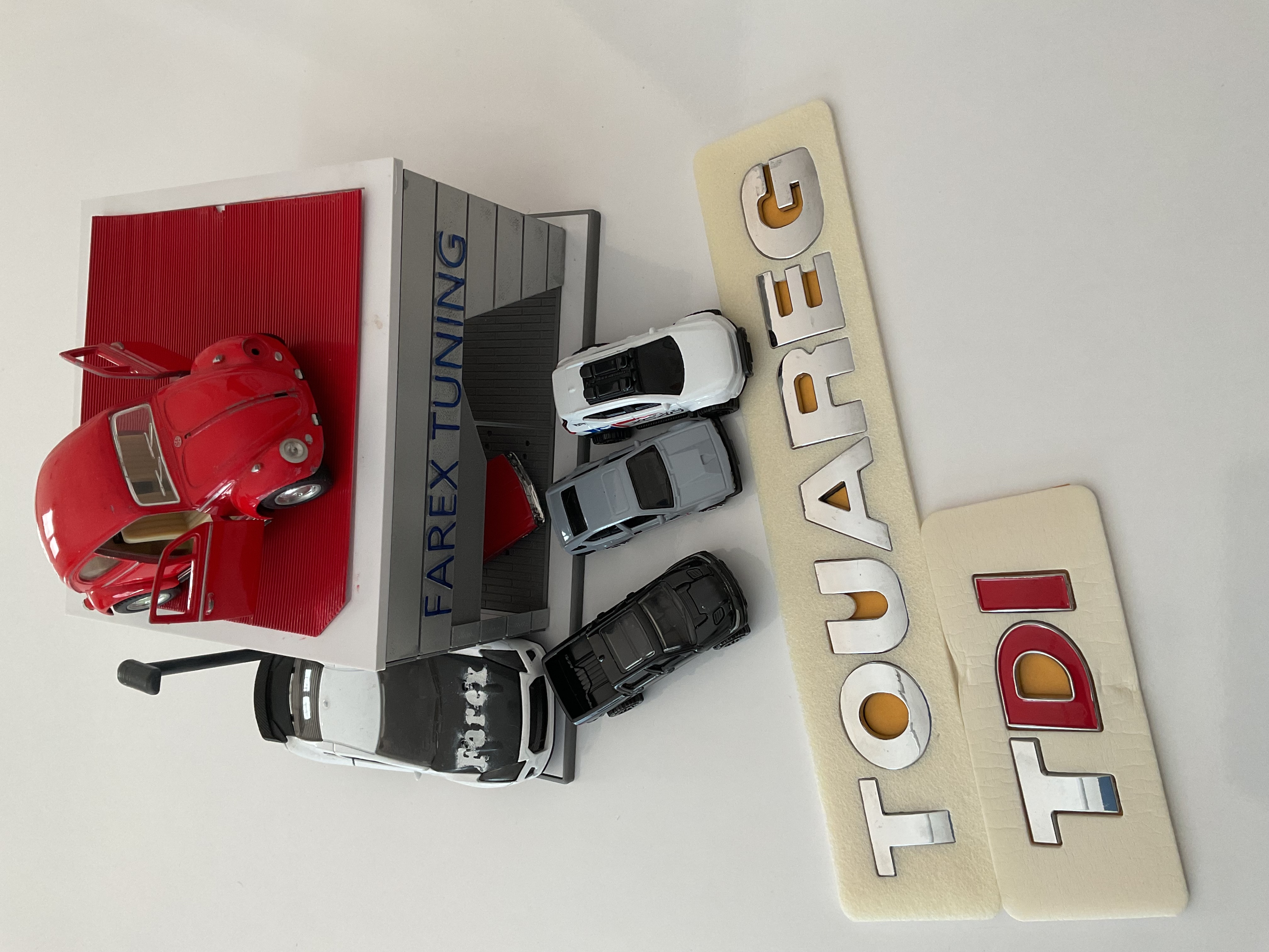 Volkswagen Touareg ve TDI ’’DI Kırmızı’’ Krom Bagaj Yazısı 3M 3D ABS