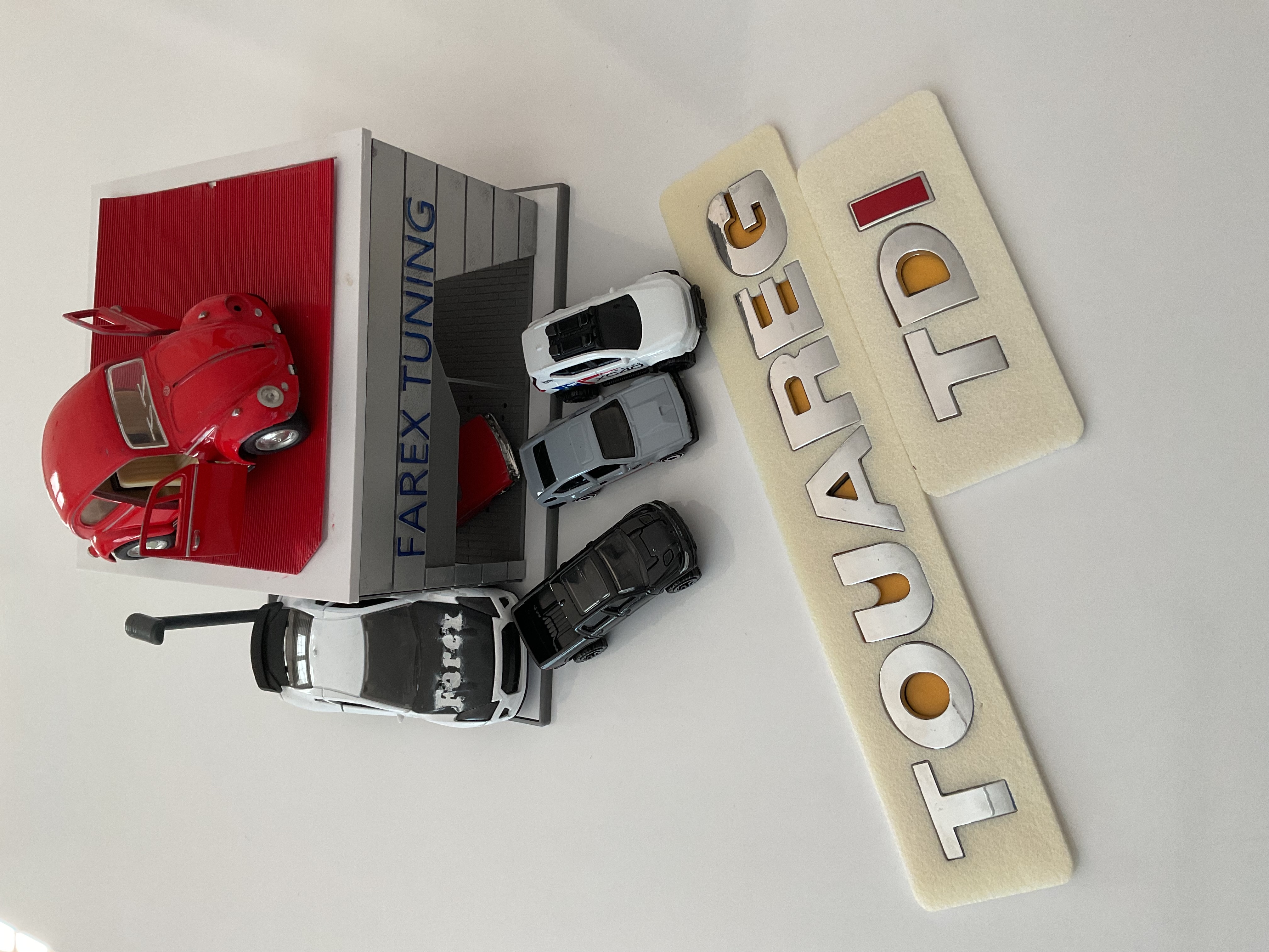 Volkswagen Touareg ve TDI ’’I Kırmızı’’ Krom Bagaj Yazısı 3M 3D ABS