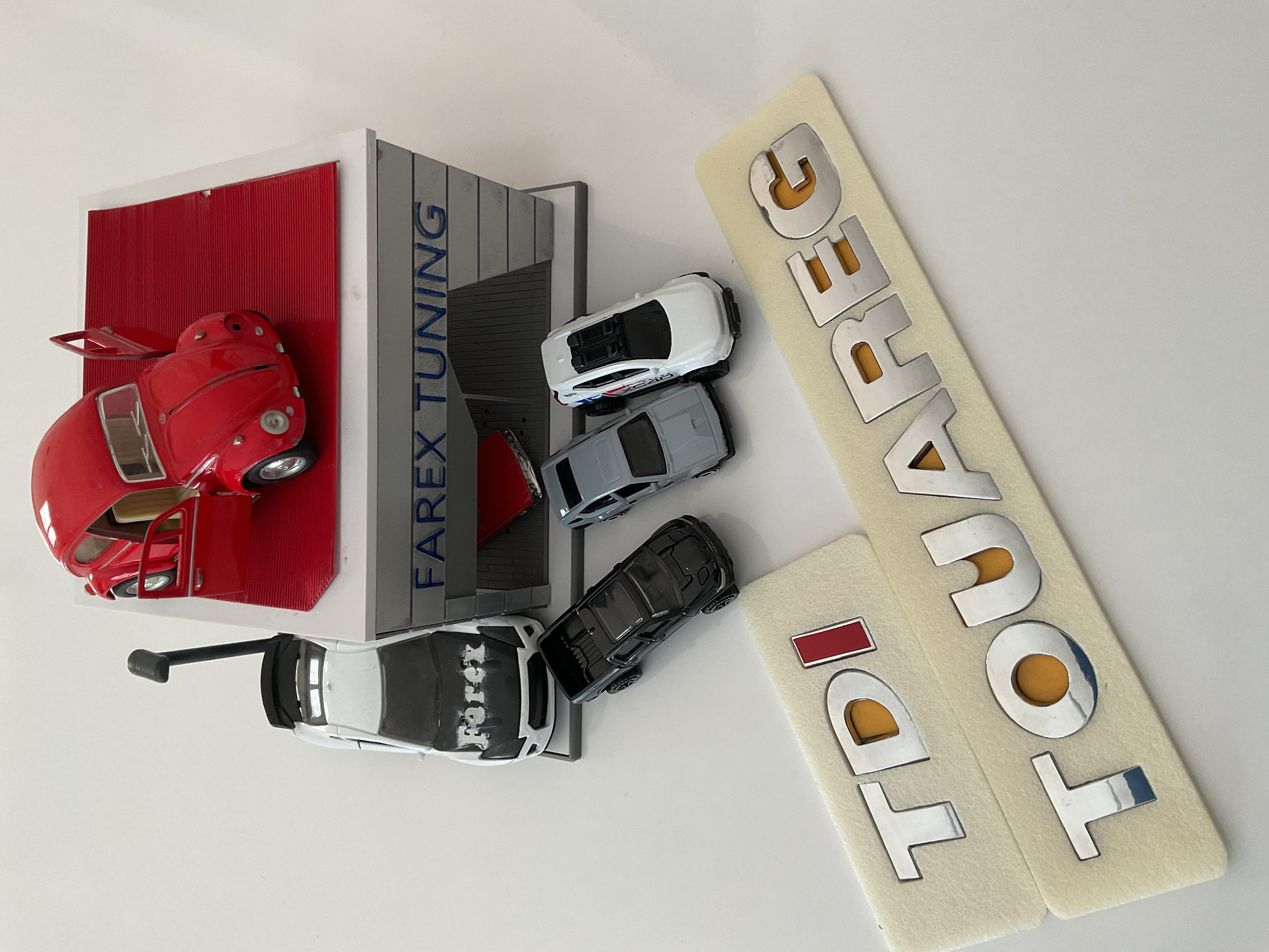 Volkswagen Touareg ve TDI ’’I Kırmızı’’ Krom Bagaj Yazısı 3M 3D ABS