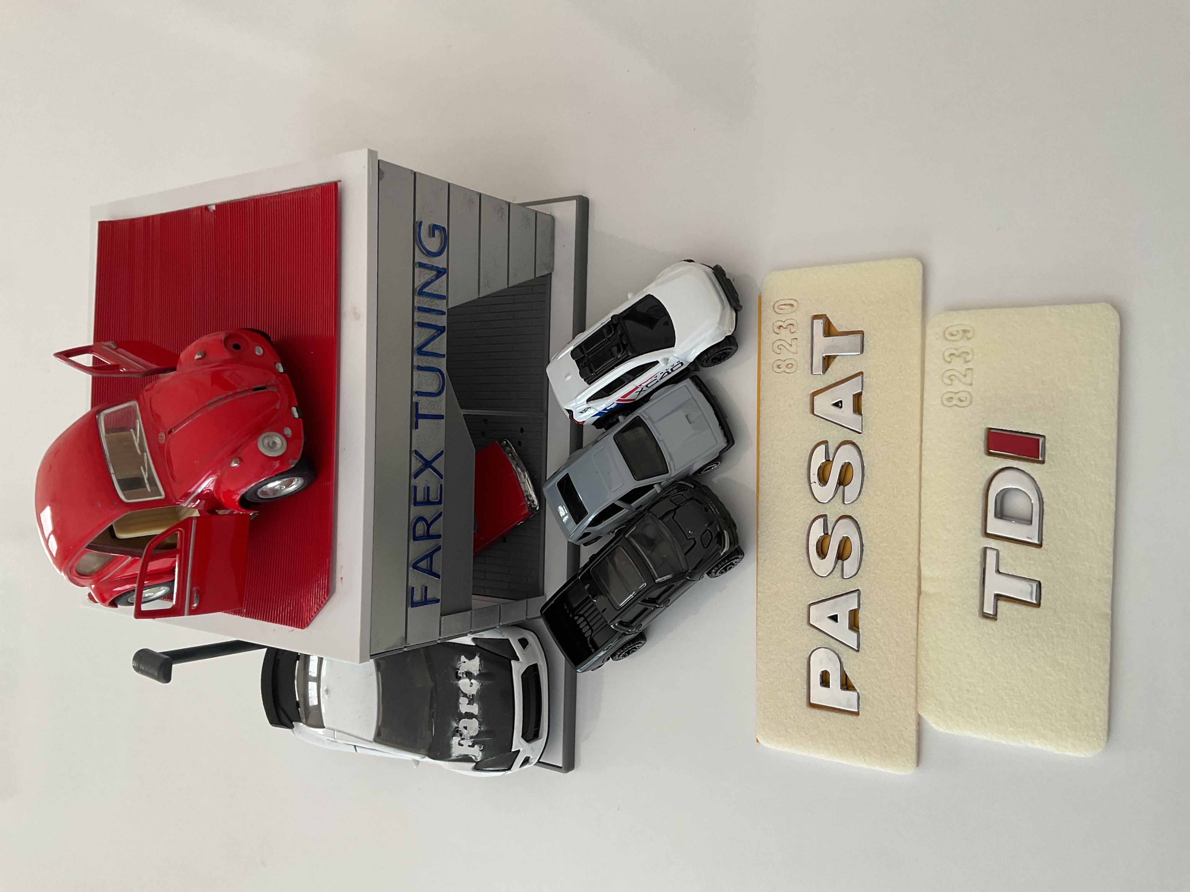 Volkswagen Passat ve TDI ’’I Kırmızı’’ Krom Bagaj Yazısı Seti 2’li 3M 3D ABS