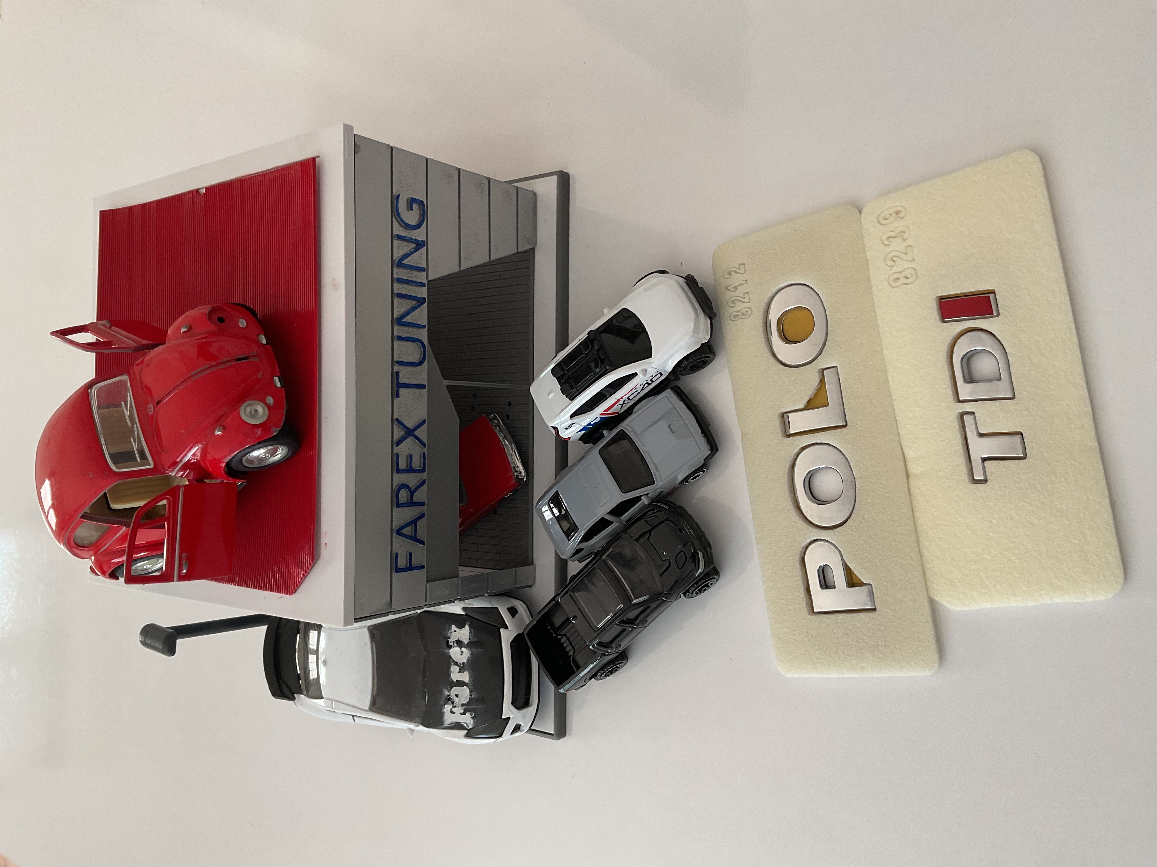 Volkswagen Polo ve TDI ’’I Kırmızı’’ Krom Bagaj Yazısı Seti 2’li 3M 3D ABS