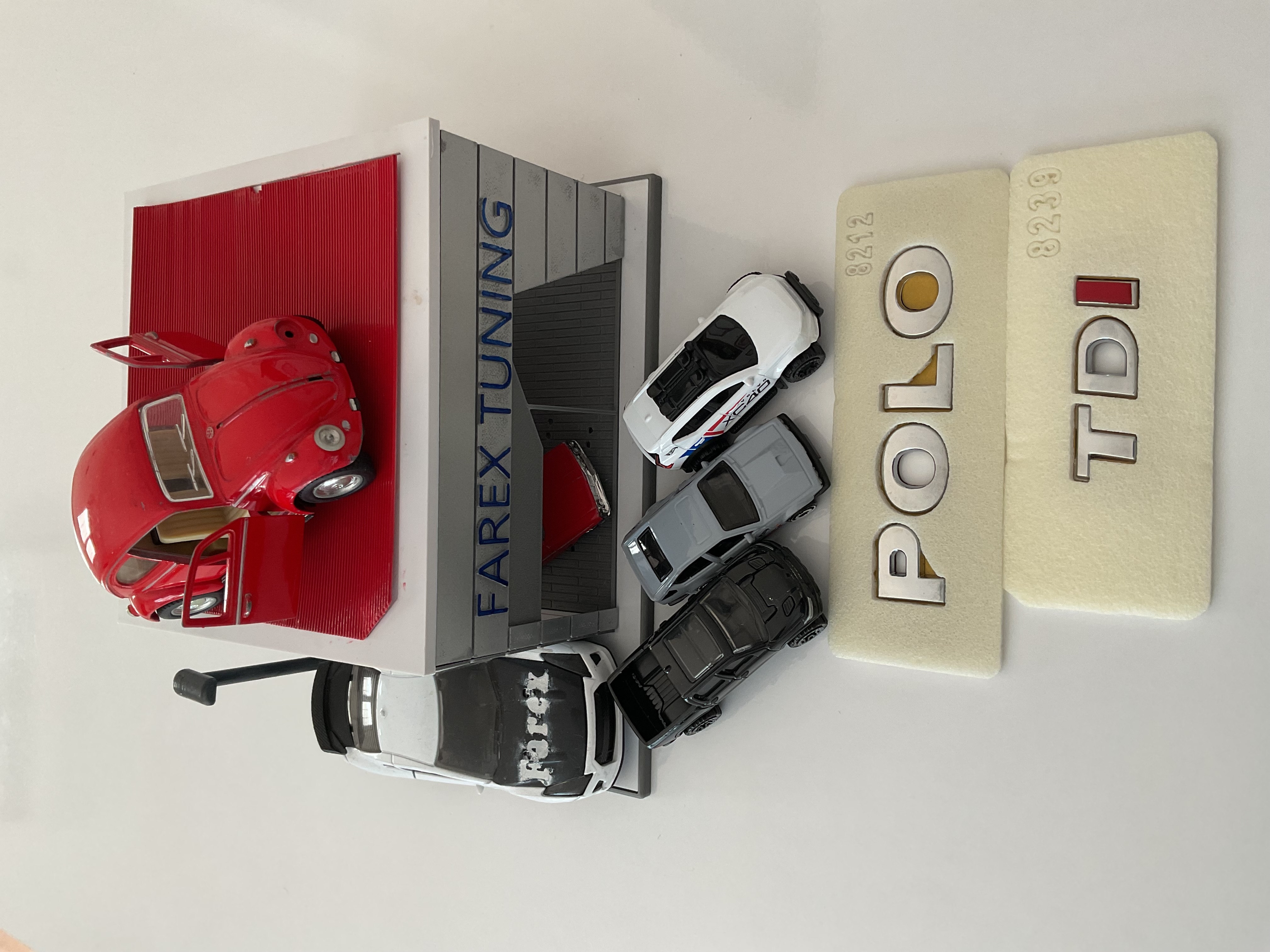 Volkswagen Polo ve TDI ’’I Kırmızı’’ Krom Bagaj Yazısı Seti 2’li 3M 3D ABS