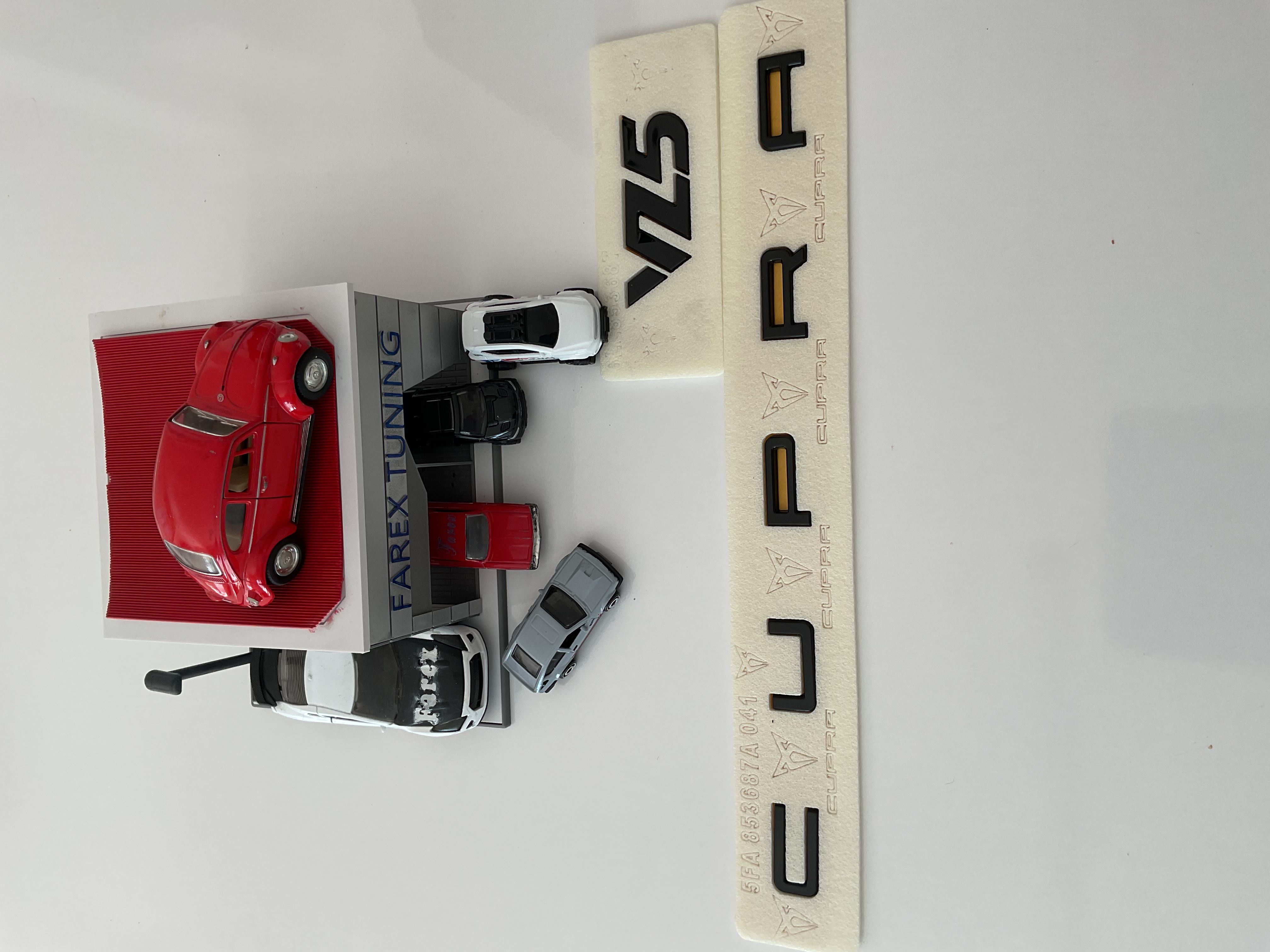 Cupra Formentor Uyumlu Cupra ve VZ5 Piano Black Bagaj Yazısı Seti 2’li Arma Logo 3M 3D ABS