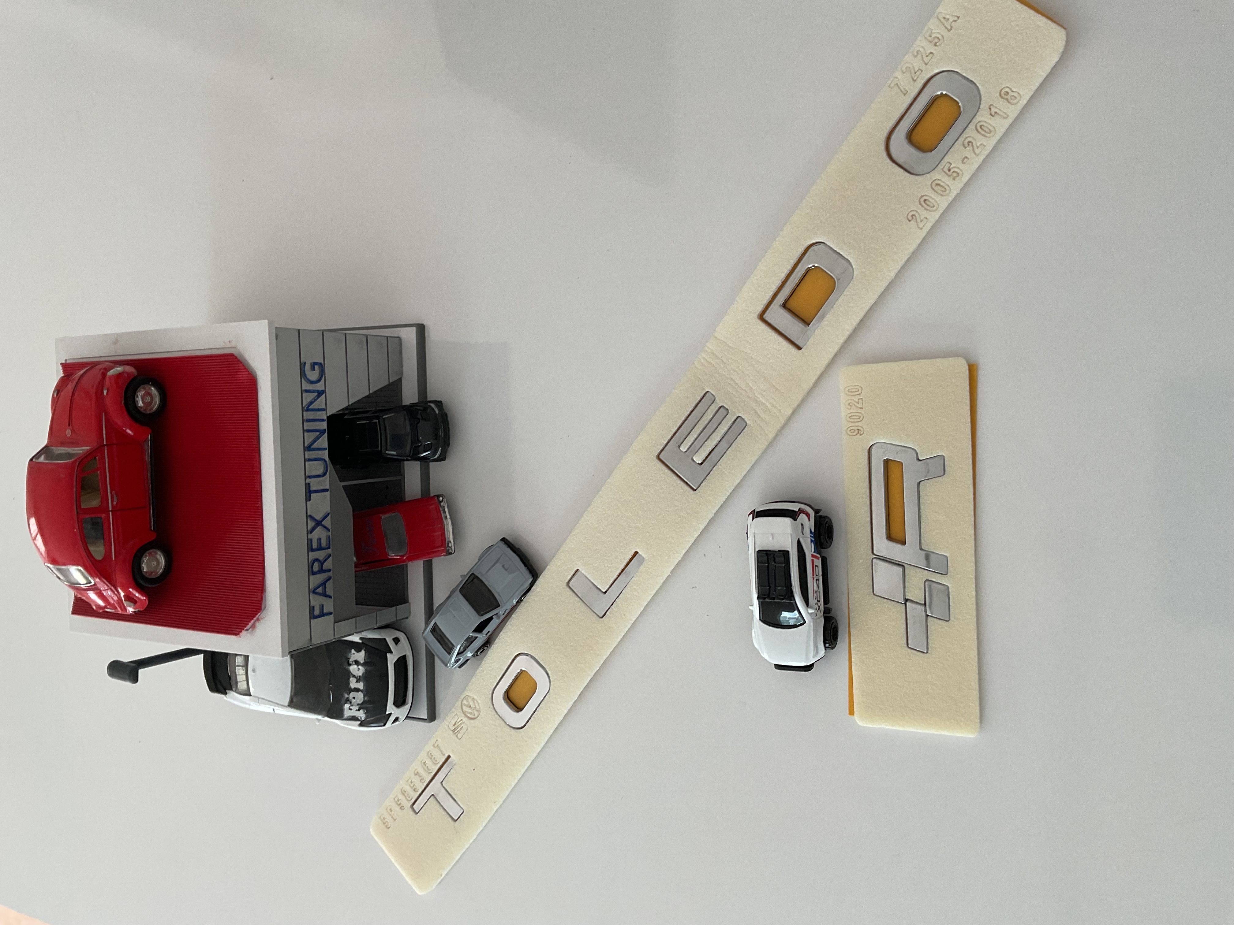 Seat Toledo ve R Krom Bagaj Yazısı Seti 2’li 3M 3D ABS