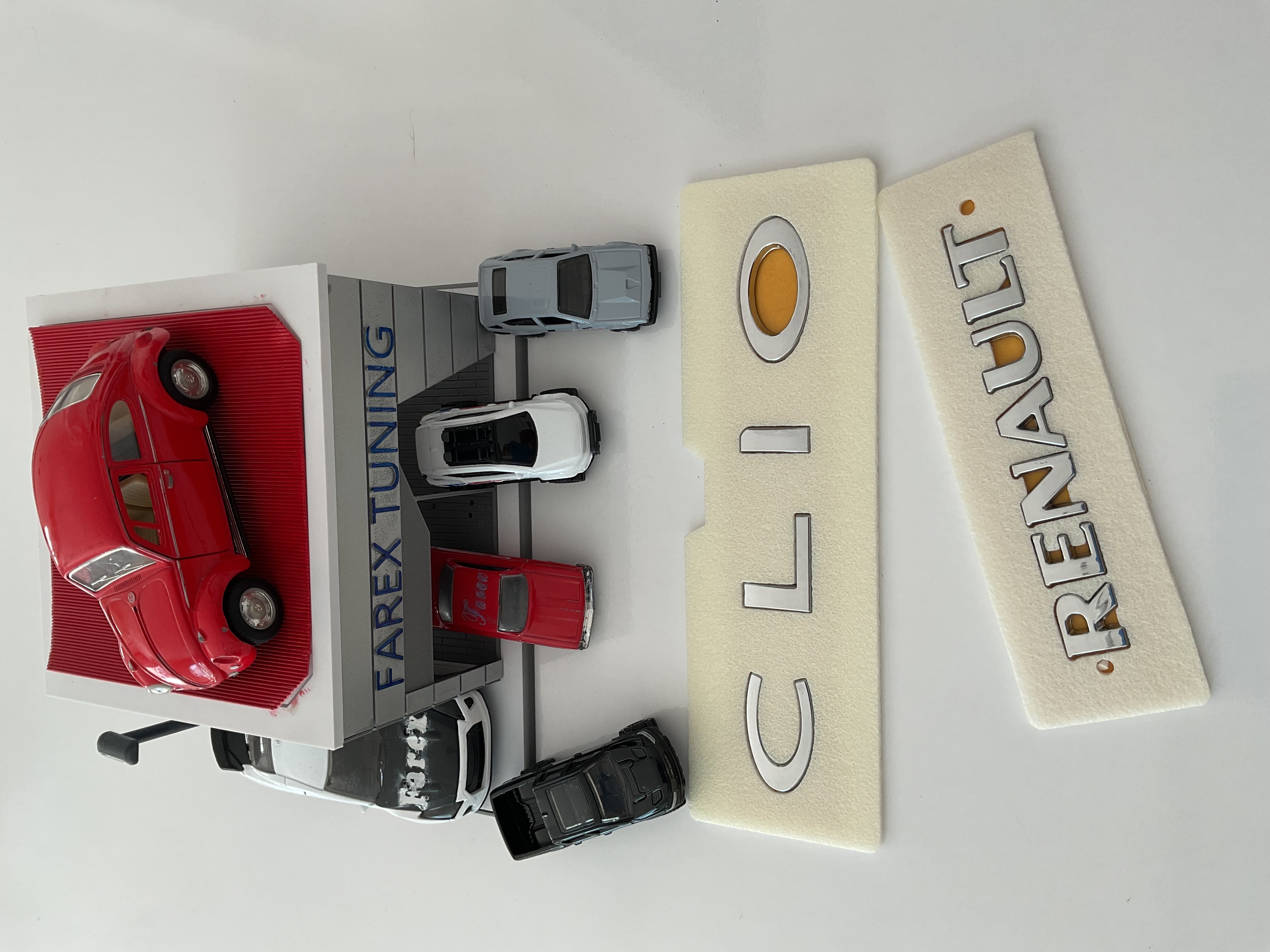 Renault ve Clio Krom Bagaj Yazısı Seti 2’li 3M 3D ABS