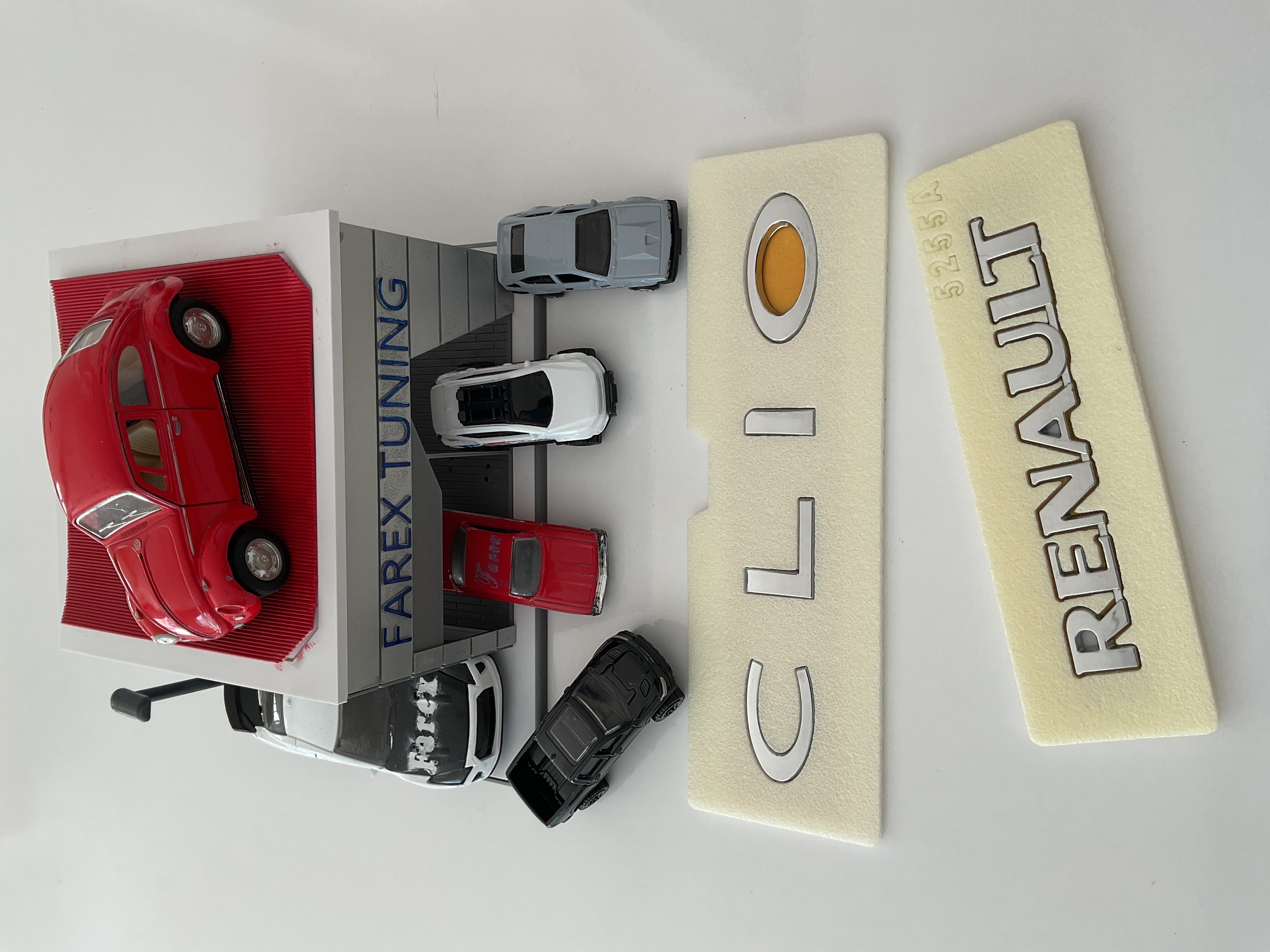 Renault ve Clio Krom Bagaj Yazısı Seti 2’li 3M 3D ABS