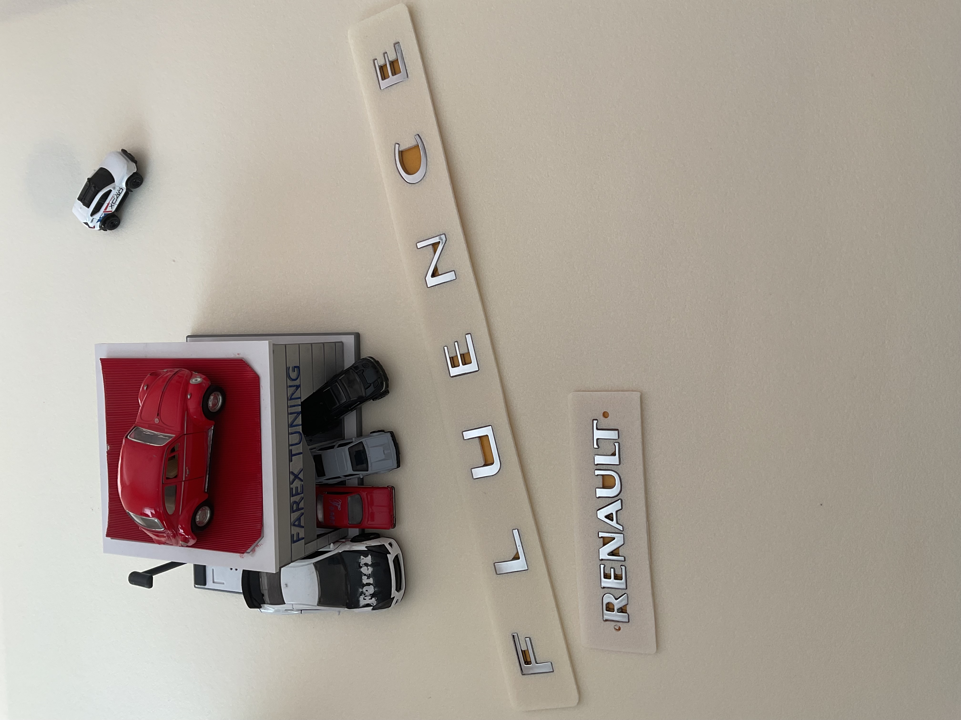 Renault ve Fluence Boşluklu Krom Bagaj Yazısı Seti 2’li 3M 3D ABS