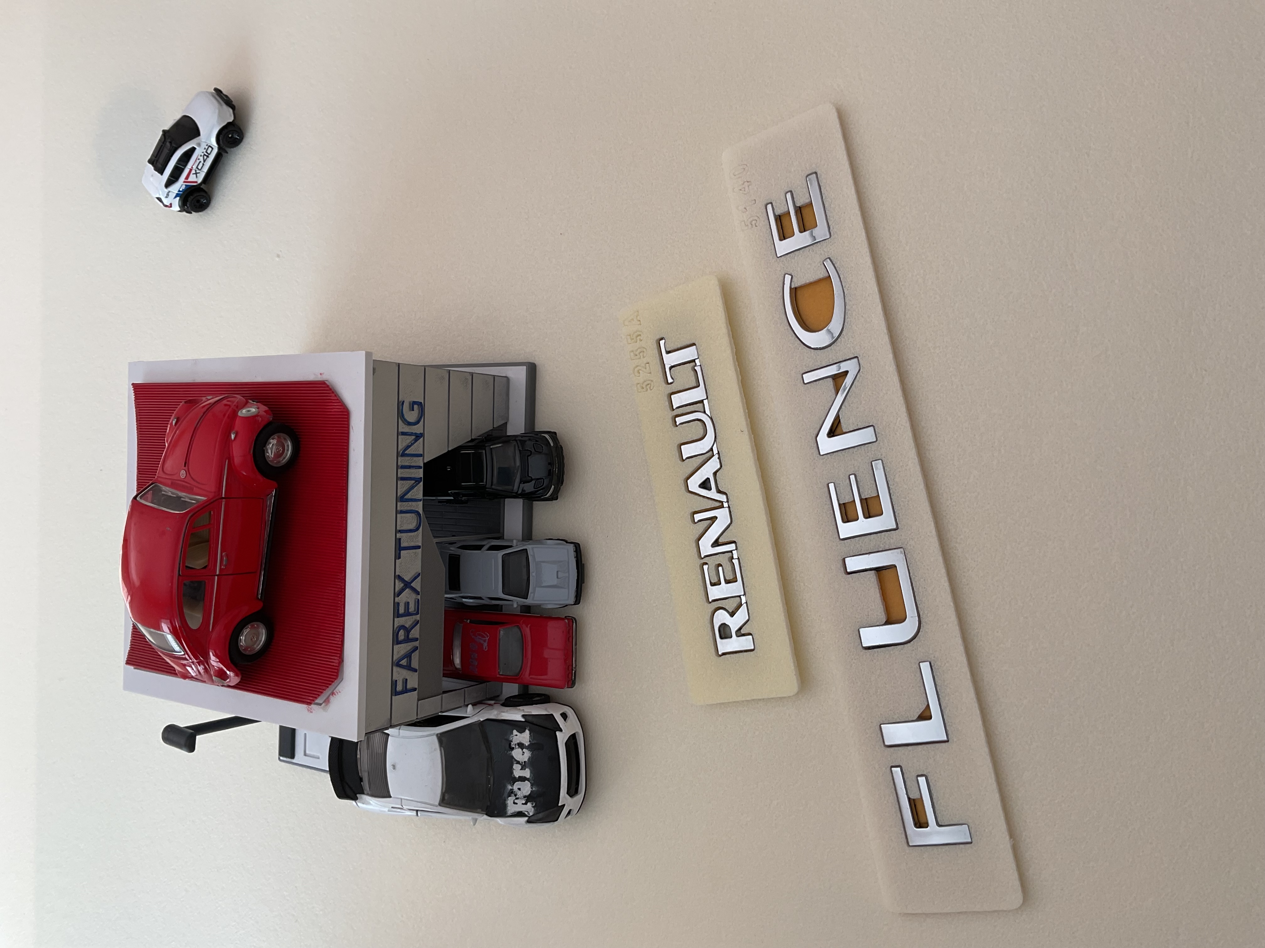 Renault ve Fluence Krom Bagaj Yazısı Seti 2’li 3M 3D ABS