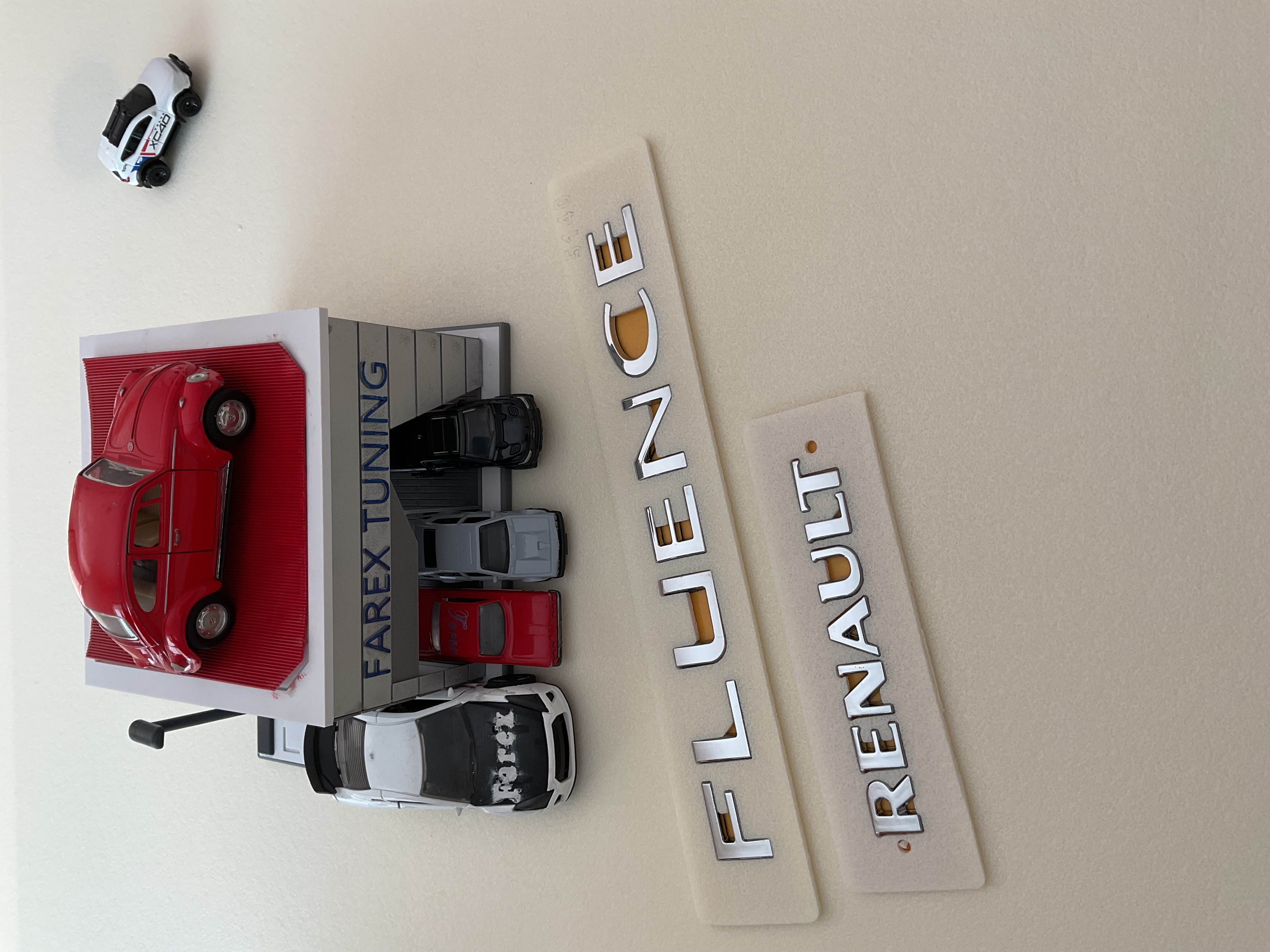 Renault ve Fluence Krom Bagaj Yazısı Seti 2’li 3M 3D ABS