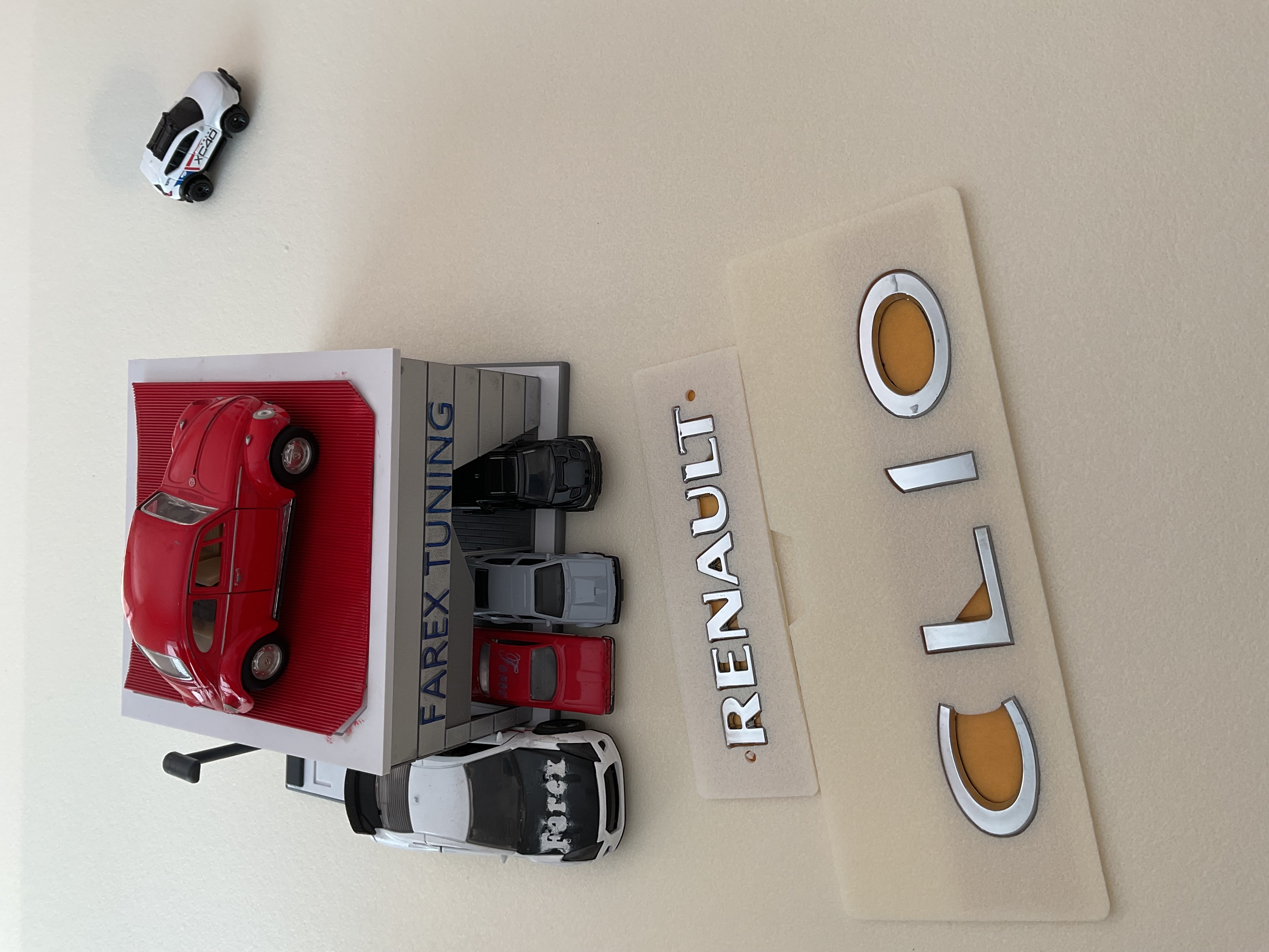 Renault ve Clio Krom Bagaj Yazısı Seti 2’li 3M 3D ABS