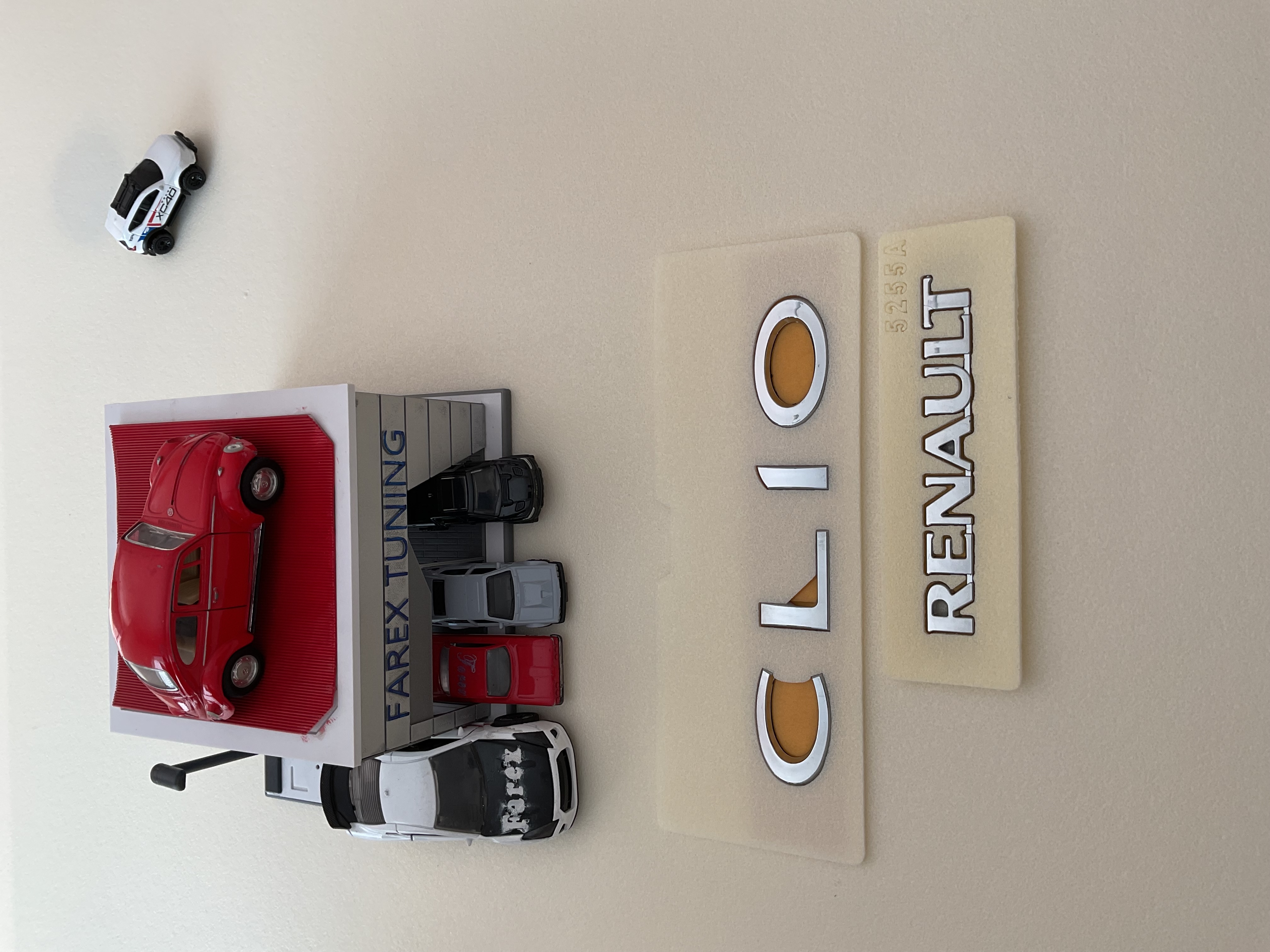 Renault ve Clio Krom Bagaj Yazısı Seti 2’li 3M 3D ABS