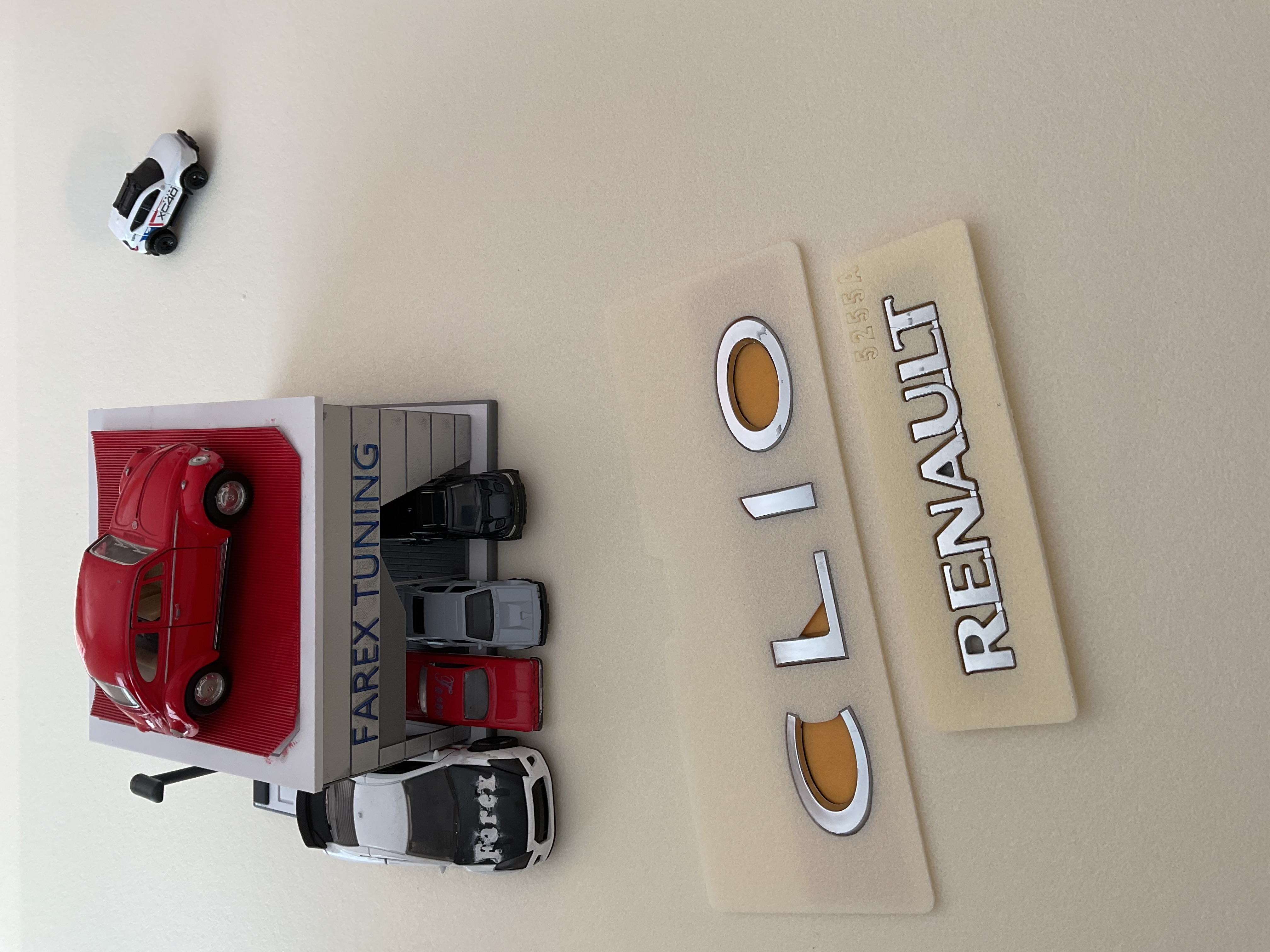 Renault ve Clio Krom Bagaj Yazısı Seti 2’li 3M 3D ABS