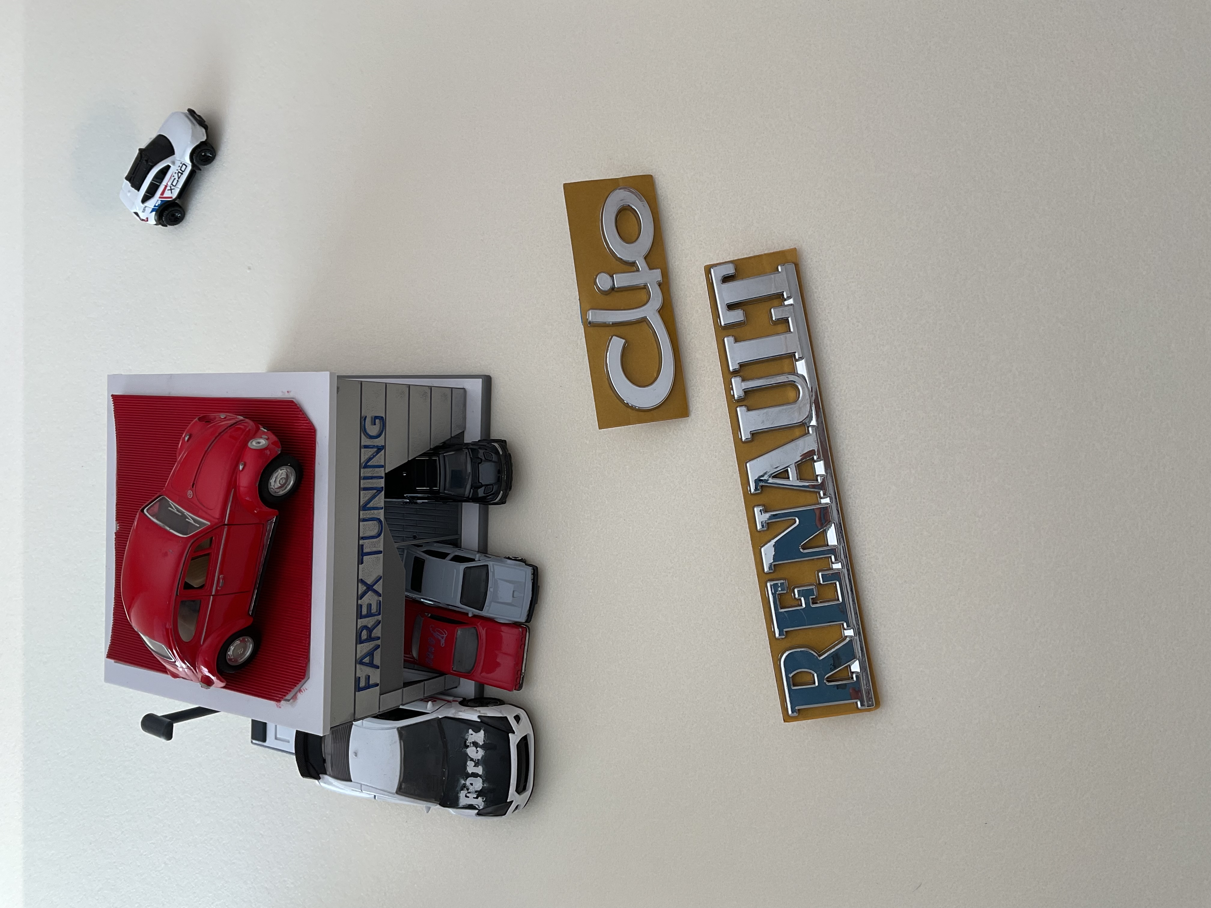 Renault ve Clio (Eski Model) Krom Bagaj Yazısı Seti 2’li 3M 3D ABS