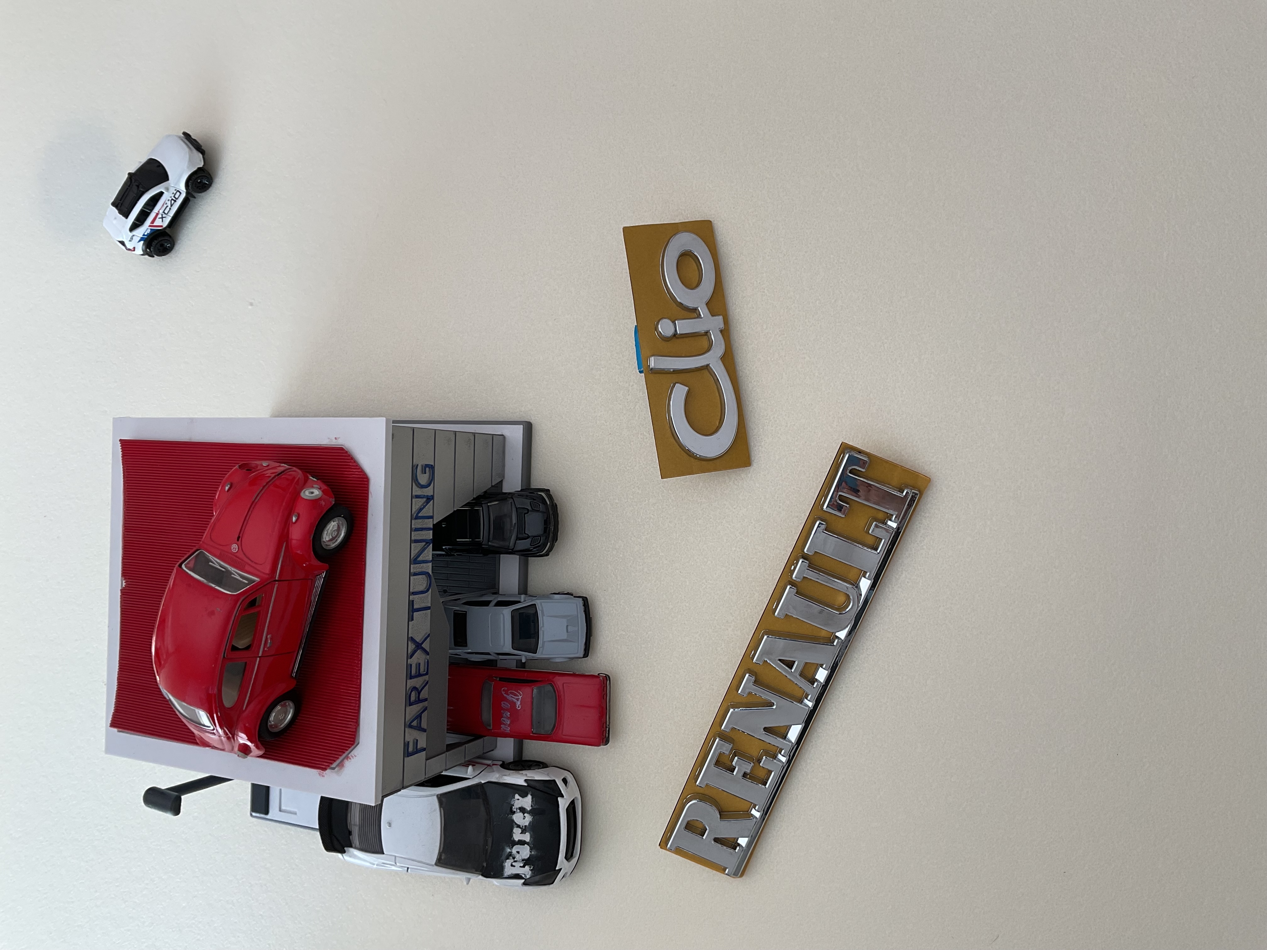 Renault ve Clio (Eski Model) Krom Bagaj Yazısı Seti 2’li 3M 3D ABS