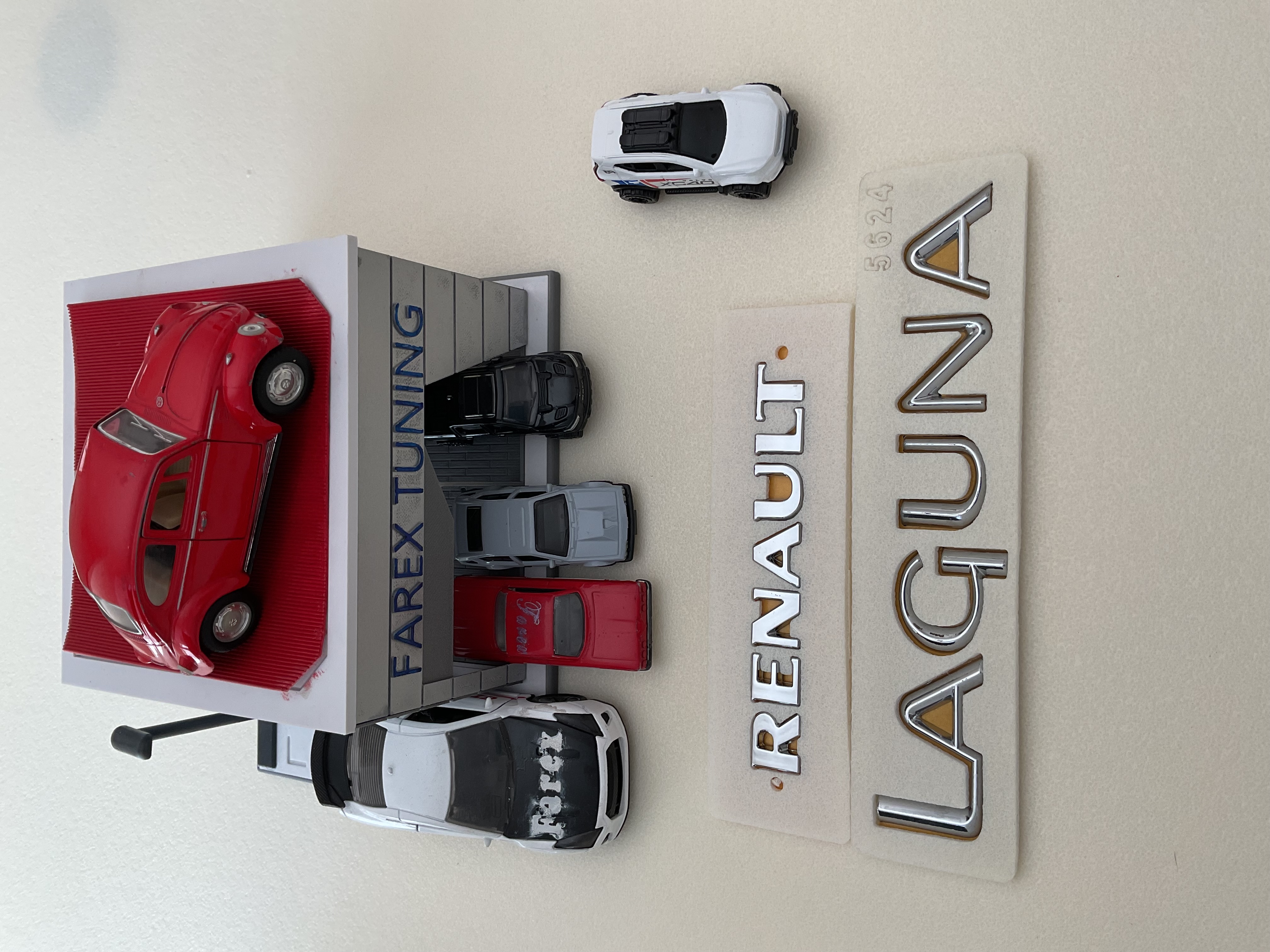 Renault ve Laguna (Laguna 2) Krom Bagaj Yazısı Seti 2’li 3M 3D ABS