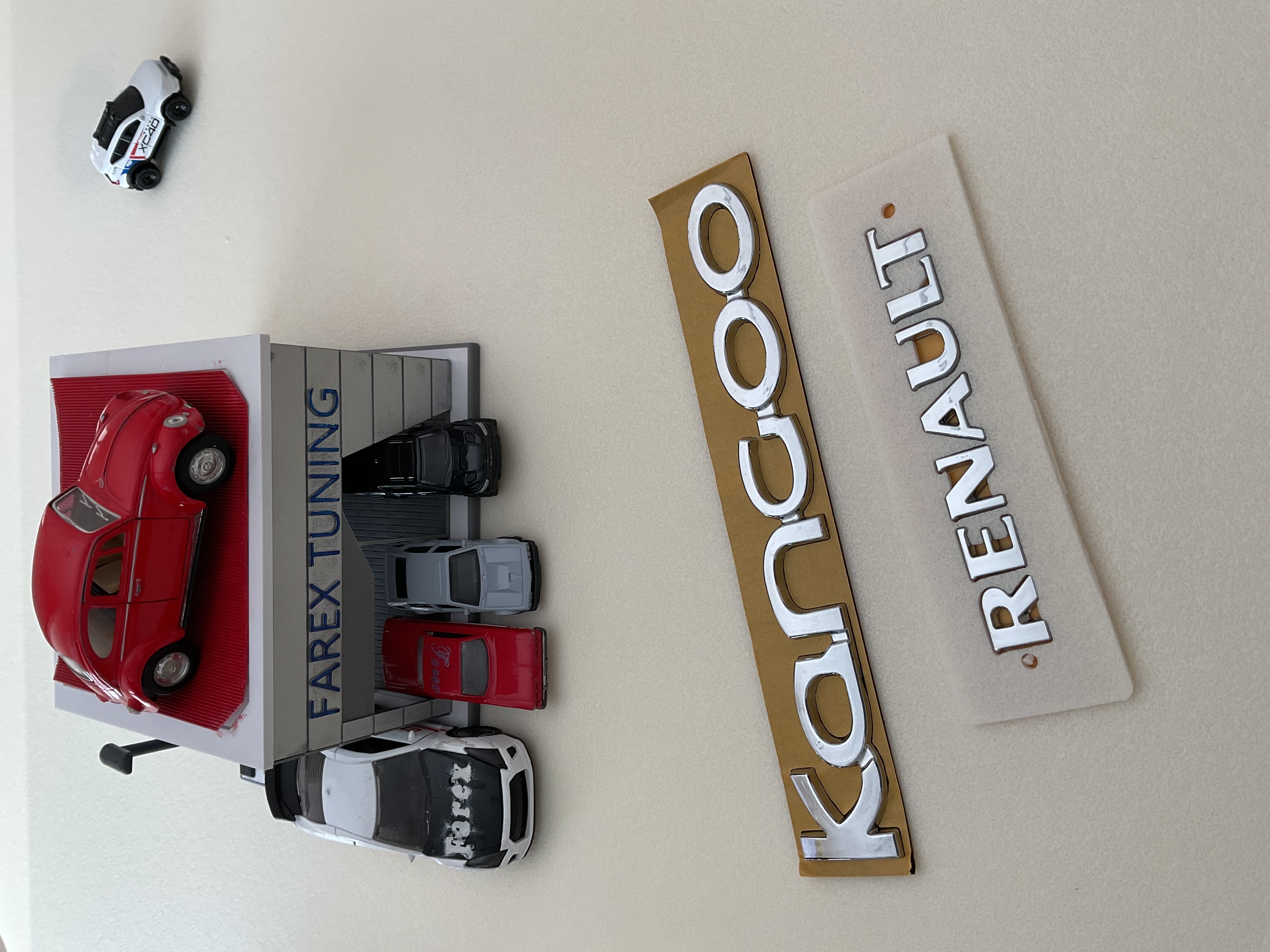 Renault ve Kangoo (Büyük Boy) Krom Bagaj Yazısı Seti 2’li 3M 3D ABS