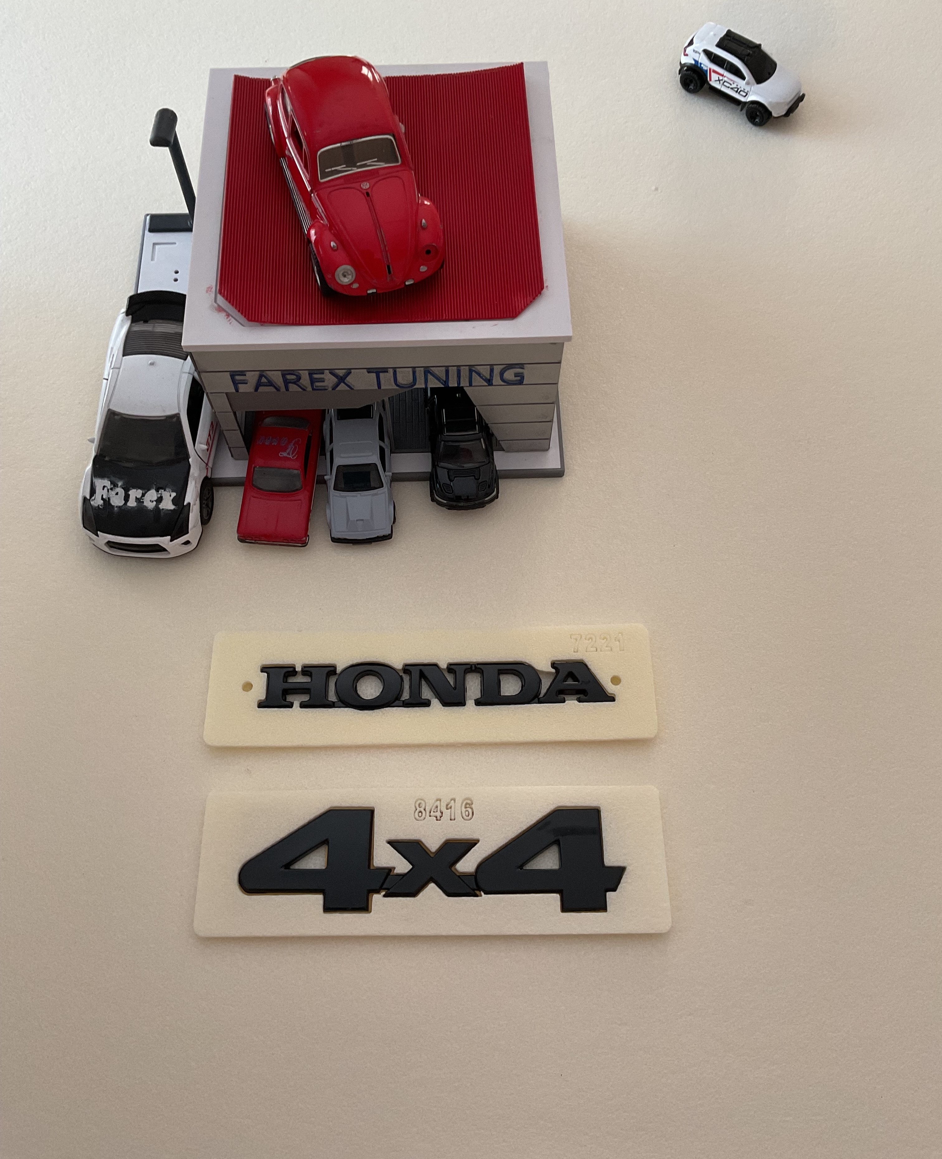 Honda ve 4x4 Piano Black Bagaj Yazısı Seti 2’li