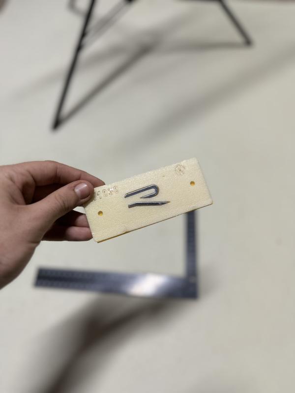 Volkswagen Golf-Polo-Passsat-T-Roc-T-Cross-Arteon-ID4 Uyumlu Yeni Nesil R Bagaj Arması Krom 4,5 cm