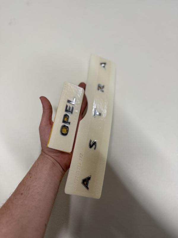 Opel ve Astra Boşluklu Bagaj Yazısı Seti 2’li Paket ( Astra 5’er cm boşluklu ) Logo Arma 3M 3D ABS