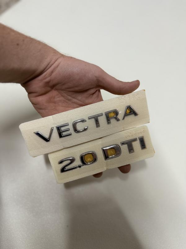 Vectra ve 2.0 DTI Krom Bagaj Yazısı Seti 3’lü 3M 3D ABS Arma Logo