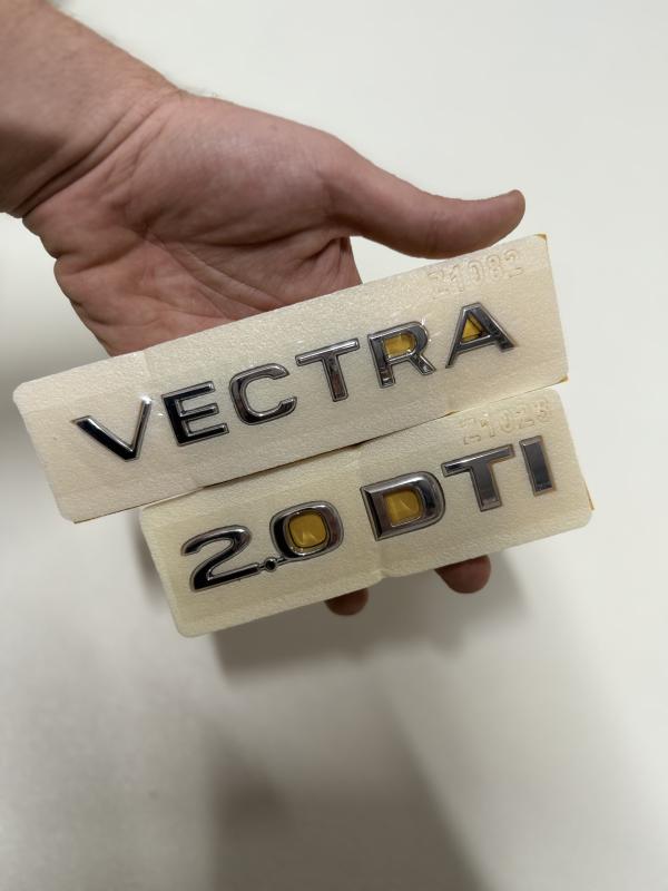 Vectra ve 2.0 DTI Krom Bagaj Yazısı Seti 3’lü 3M 3D ABS Arma Logo