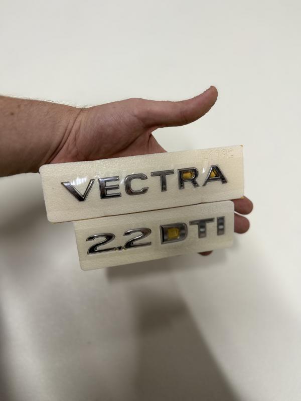 Vectra ve 2.2 DTI Krom Bagaj Yazısı Seti 3’lü 3M 3D ABS Arma Logo