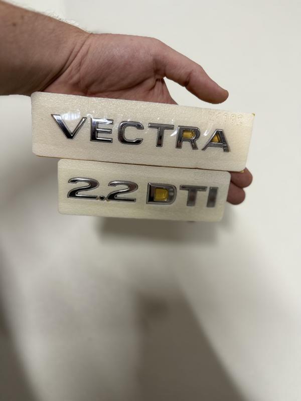 Vectra ve 2.2 DTI Krom Bagaj Yazısı Seti 3’lü 3M 3D ABS Arma Logo