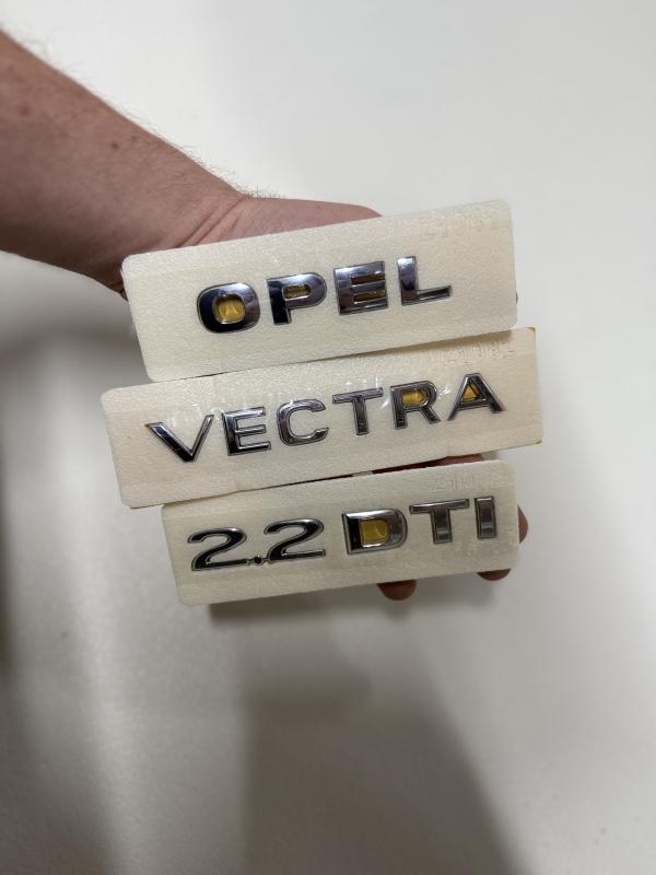 Opel-Vectra ve 2.2 DTI Krom Bagaj Yazısı Seti 3’lü 3M 3D ABS Arma Logo