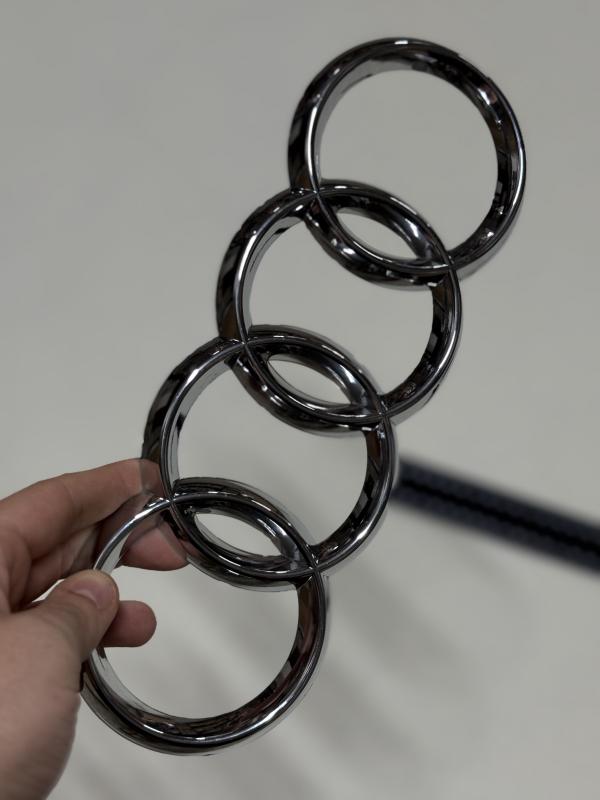 Audi Krom Panjur Arması 275mm