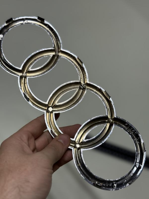 Audi Krom Panjur Arması 275mm