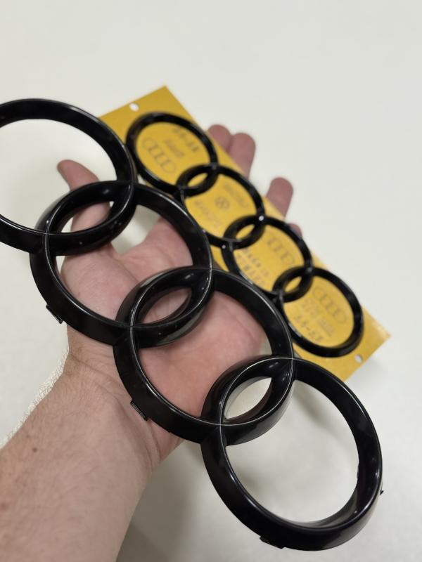 Audi Piano Black Panjur ve Bagaj Arması (275mm-175mm)