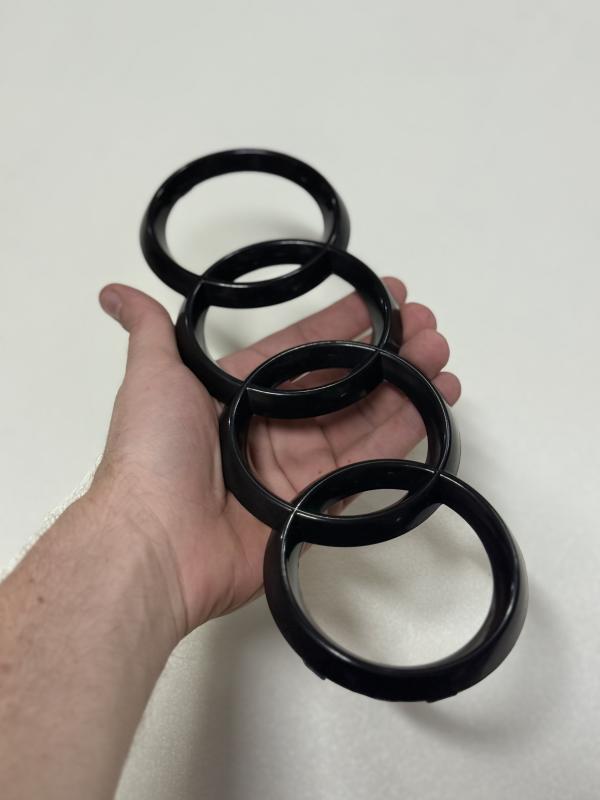 Audi Uyumlu Piano Black Panjur Arması (275mm) Arma Logo