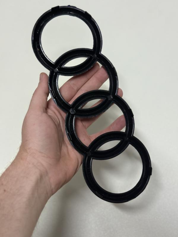 Audi Uyumlu Piano Black Panjur Arması (275mm) Arma Logo