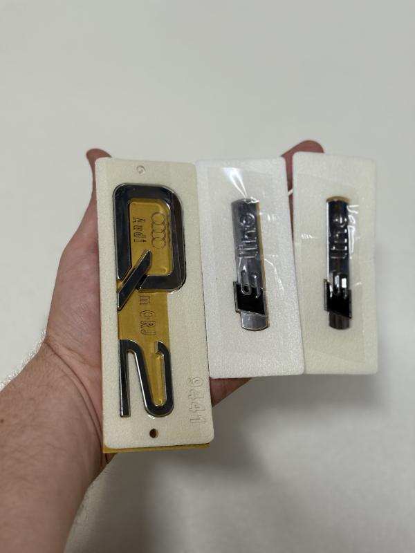 Q2 Krom Bagaj Yazısı ve S Line Krom-Piano Black Çamurluk Arması Seti 3’lü 3M 3D ABS