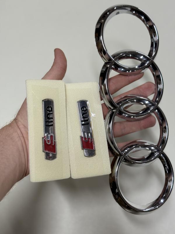 S Line Çamurluk Arması Seti Krom-Kırmızı Black ve Audi Krom Panjur Arması 3’lü 3M 3D ABS