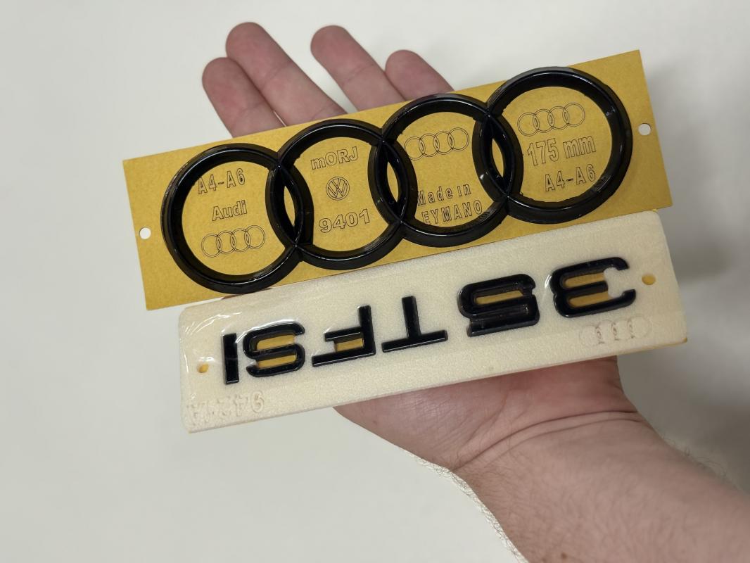 35 TFSI Piano Black Bagaj Yazısı ve Audi Piano Black Bagaj Arması 3M 3D ABS