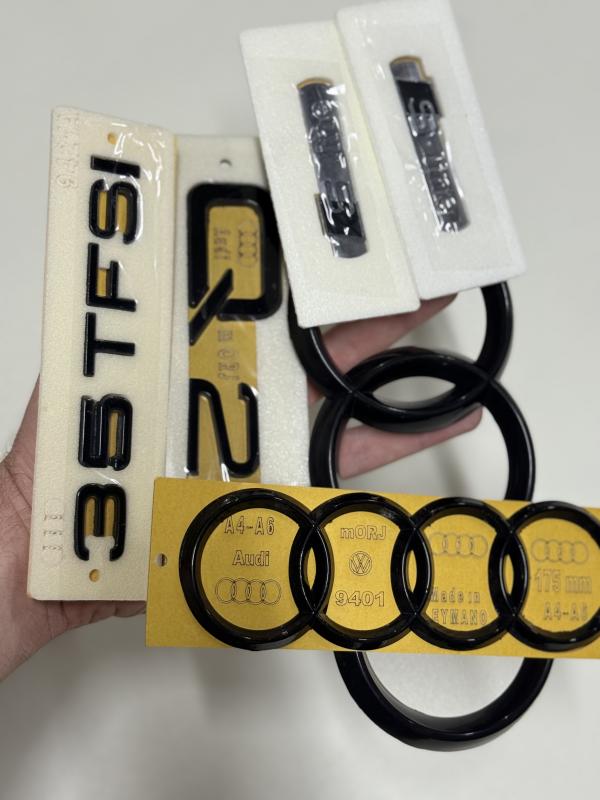 Q2-35 TFSI Piano Black Bagaj Yazısı-AudiPanjur-Bagaj Arması-SLineKrom-Piano Black Çamurluk Arma Set