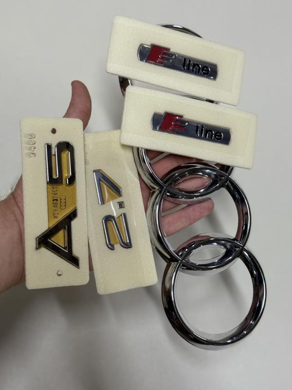 A5 ve 2.7 Krom Bagaj Yazı ve Krom Kırmızı Çamurluk Arma ve Panjur Arma Seti 3’lü Paket Logosu Arması
