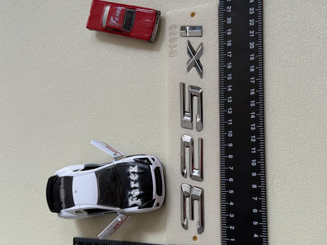 325xi Krom Bagaj Yazısı 3M 3D ABS