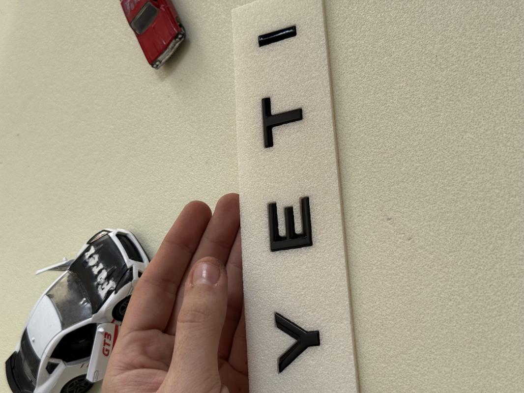 Yeti Boşluklu Piano Black Bagaj Yazısı 3M 3D ABS