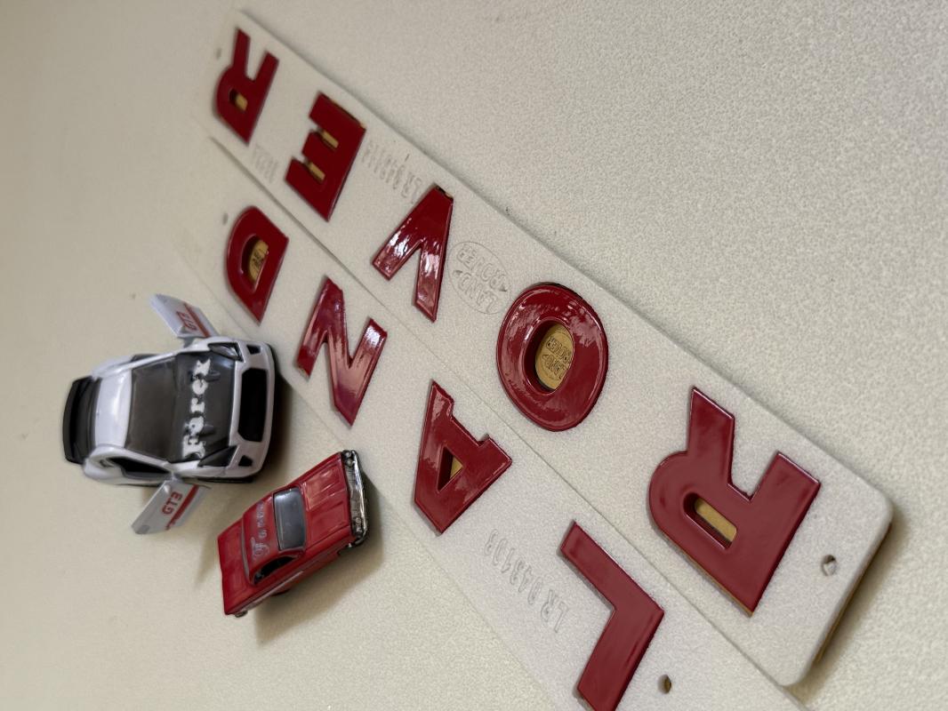 Land Rover Kırmızı Bagaj Yazısı 3M 3D ABS